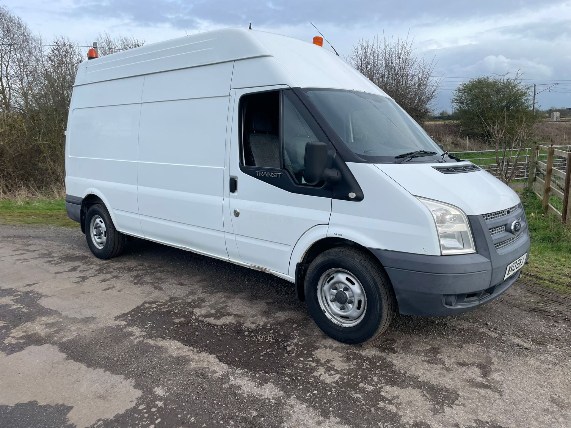 2013 FORD TRANSIT 125 T350 RWD WHITE PANEL VAN *PLUS VAT*