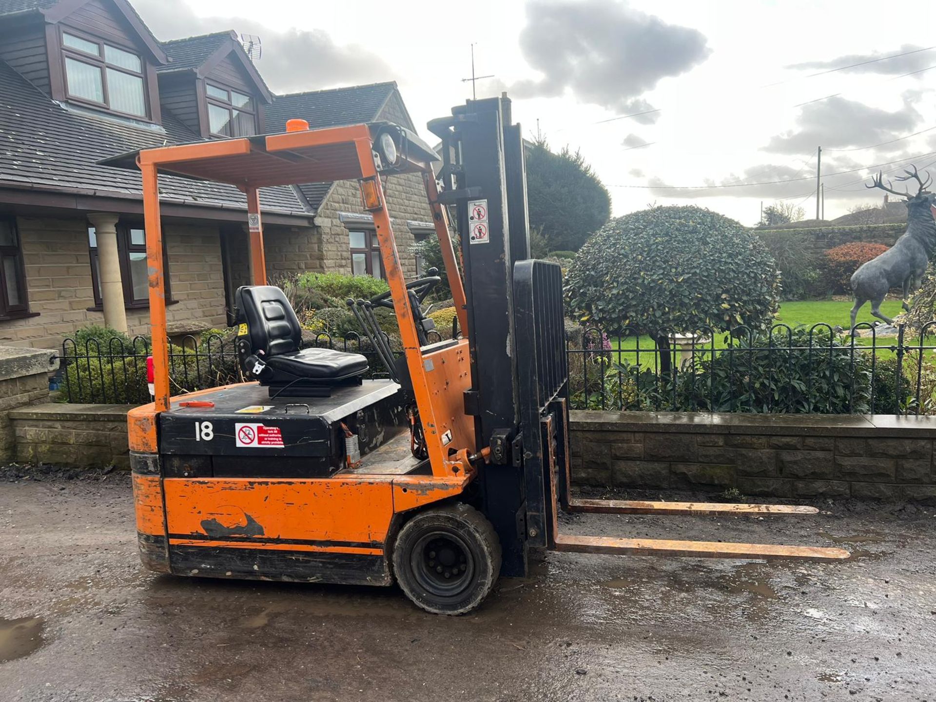 TOYOTA 1.8 TON FORKLIFT BATTERY OPERATED ZERO EMISSIONS! *PLUS VAT* - Image 6 of 9