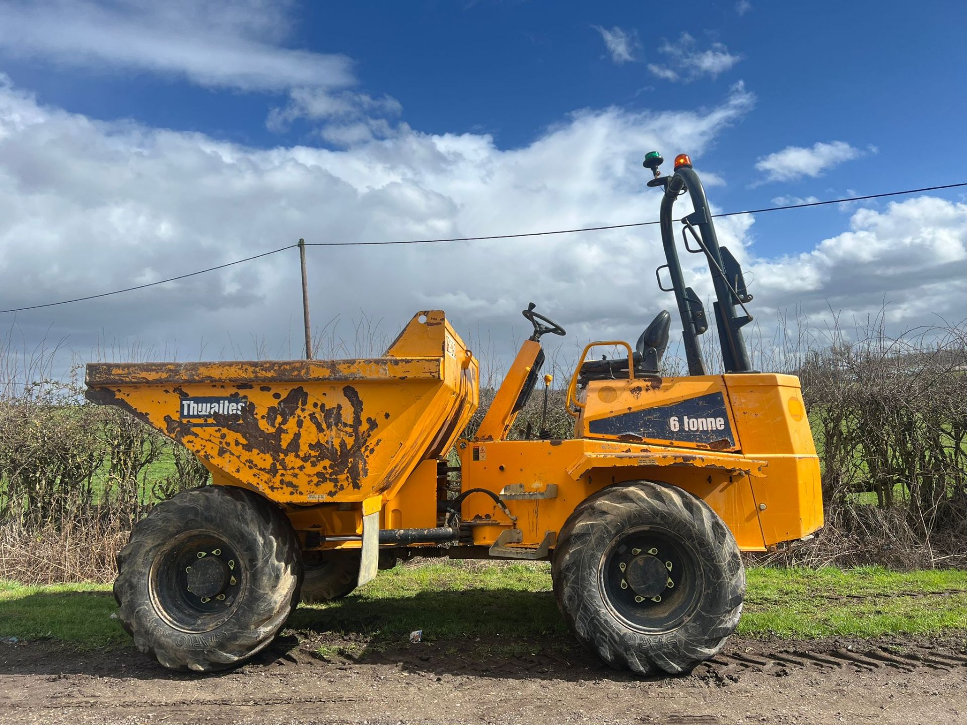 2016 THWAITES 6 TON STRAIGHT SKIP DUMPER *PLUS VAT* - Image 5 of 11