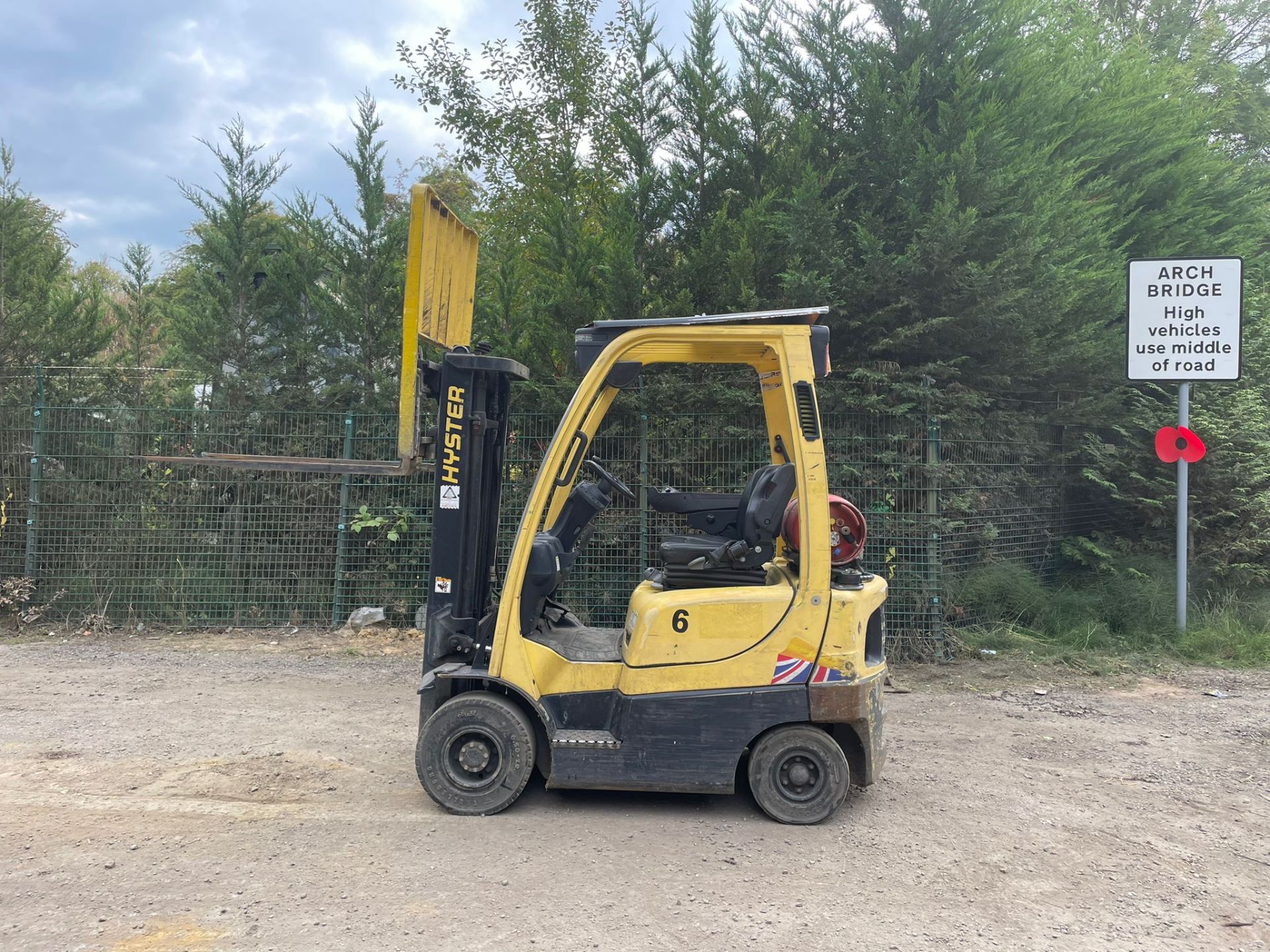 2017 HYSTER H1.8FT FORK LIFT TRUCK CONTAINER SPEC, SIDE SHIFT *PLUS VAT* - Image 3 of 10