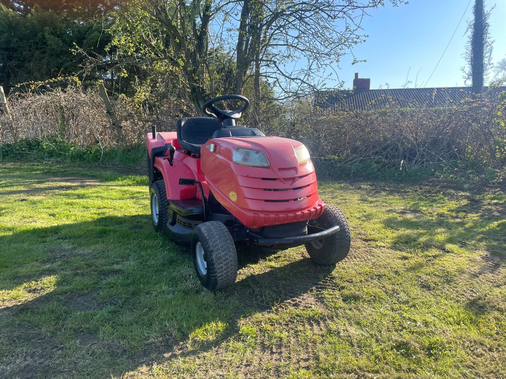 2014 MOUNTFIELD 1430 RIDE ON LAWN MOWER *PLUS VAT* - Image 2 of 9