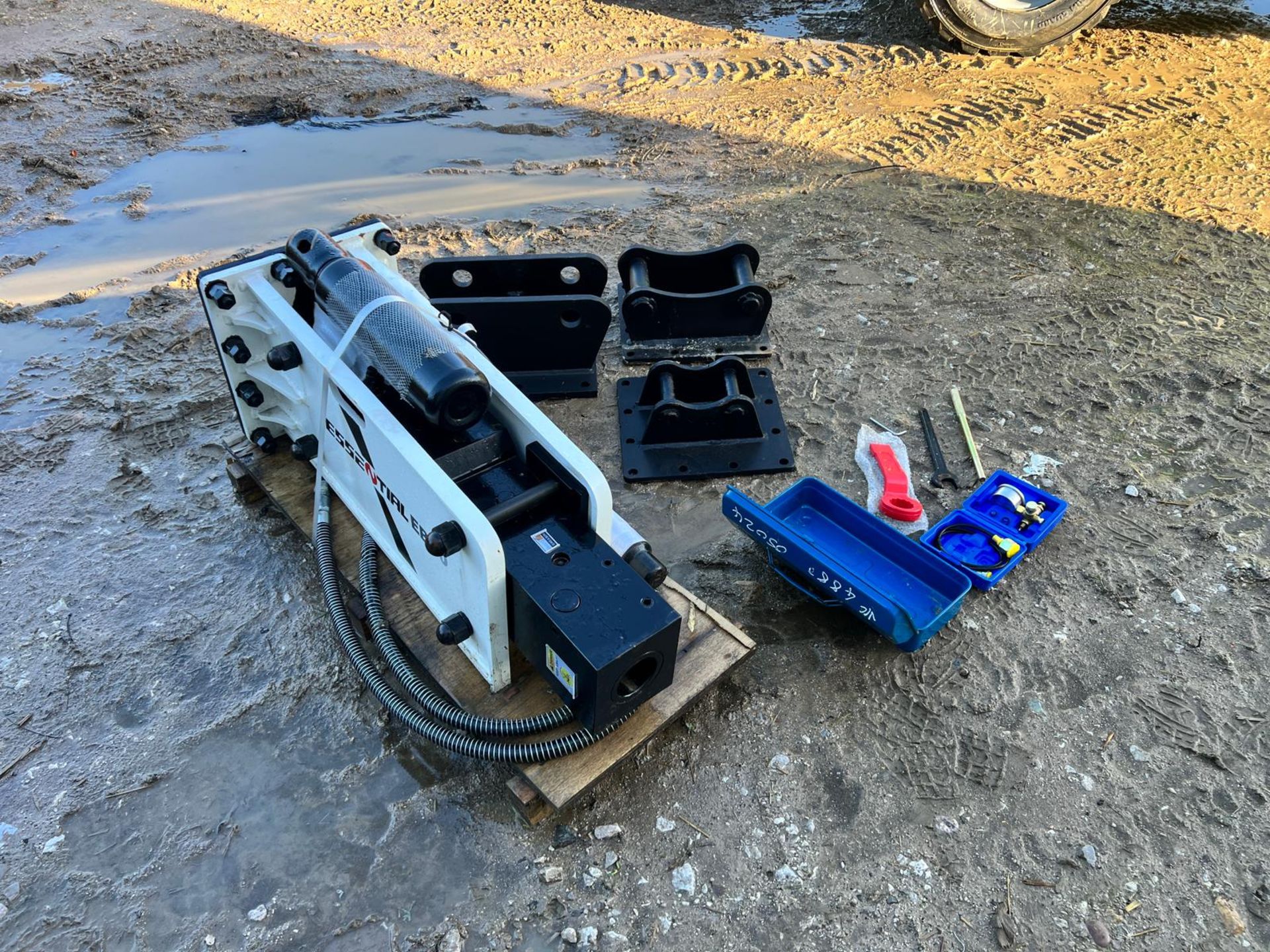 New/Unused Essential EB30 Hydraulic Rock Breaker *PLUS VAT* - Image 5 of 8