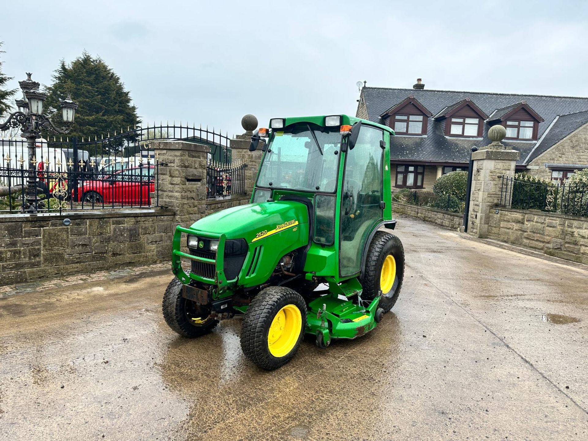 2011 John Deere 2520 26HP 4WD Compact Tractor With 2014 John Deere 62” Underslung Deck *PLUS VAT* - Image 4 of 20