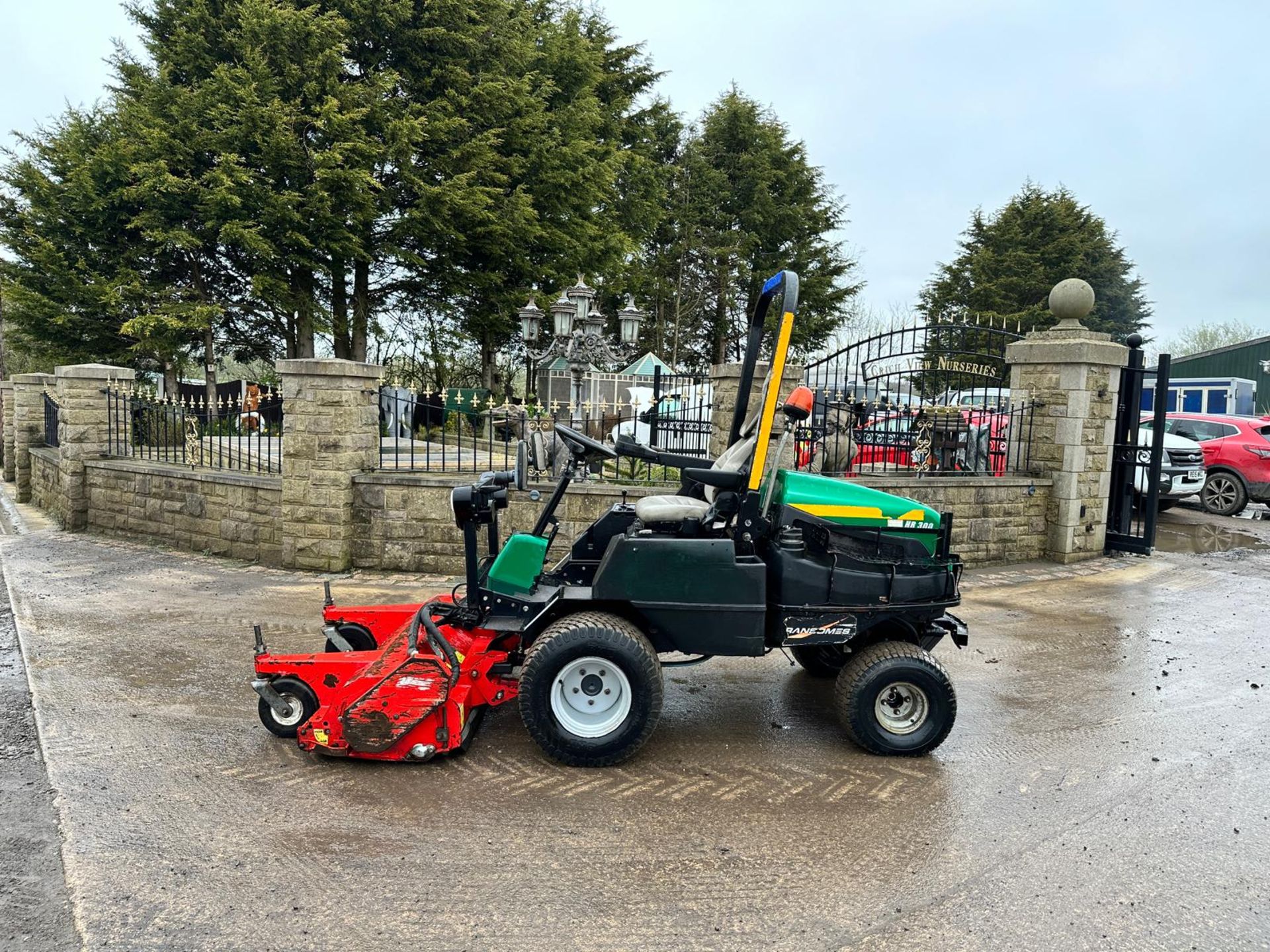 2012 Ransomes HR300 4WD Outfront Ride On Mower With 2015 Trimax Flail Deck *PLUS VAT* - Image 6 of 14