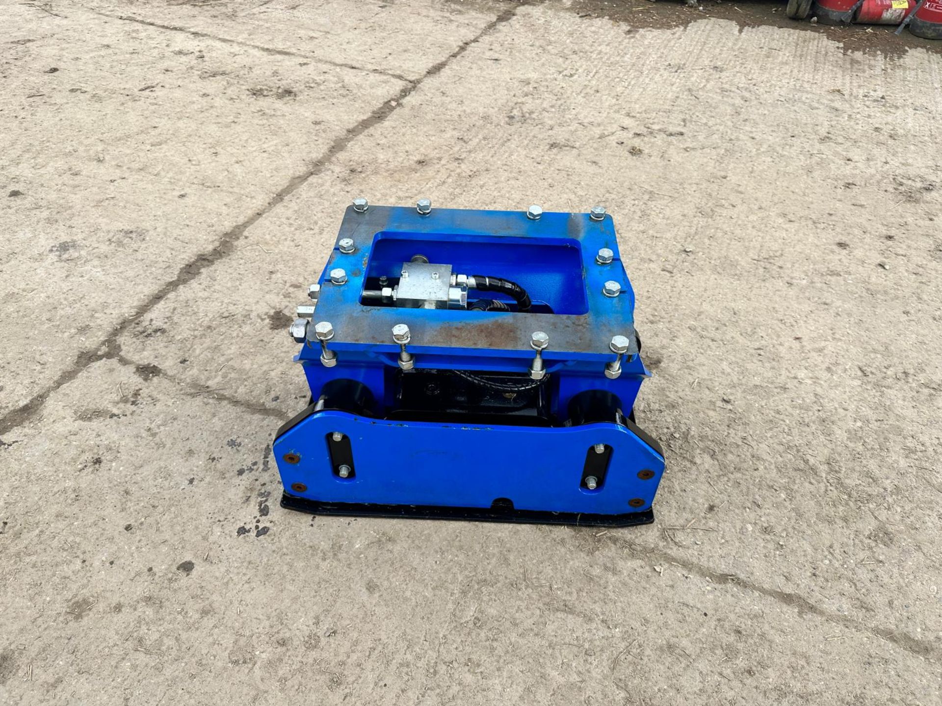 New/Unused 2022 Augertorque V25 Hydraulic Compaction Plate *PLUS VAT* - Image 4 of 16