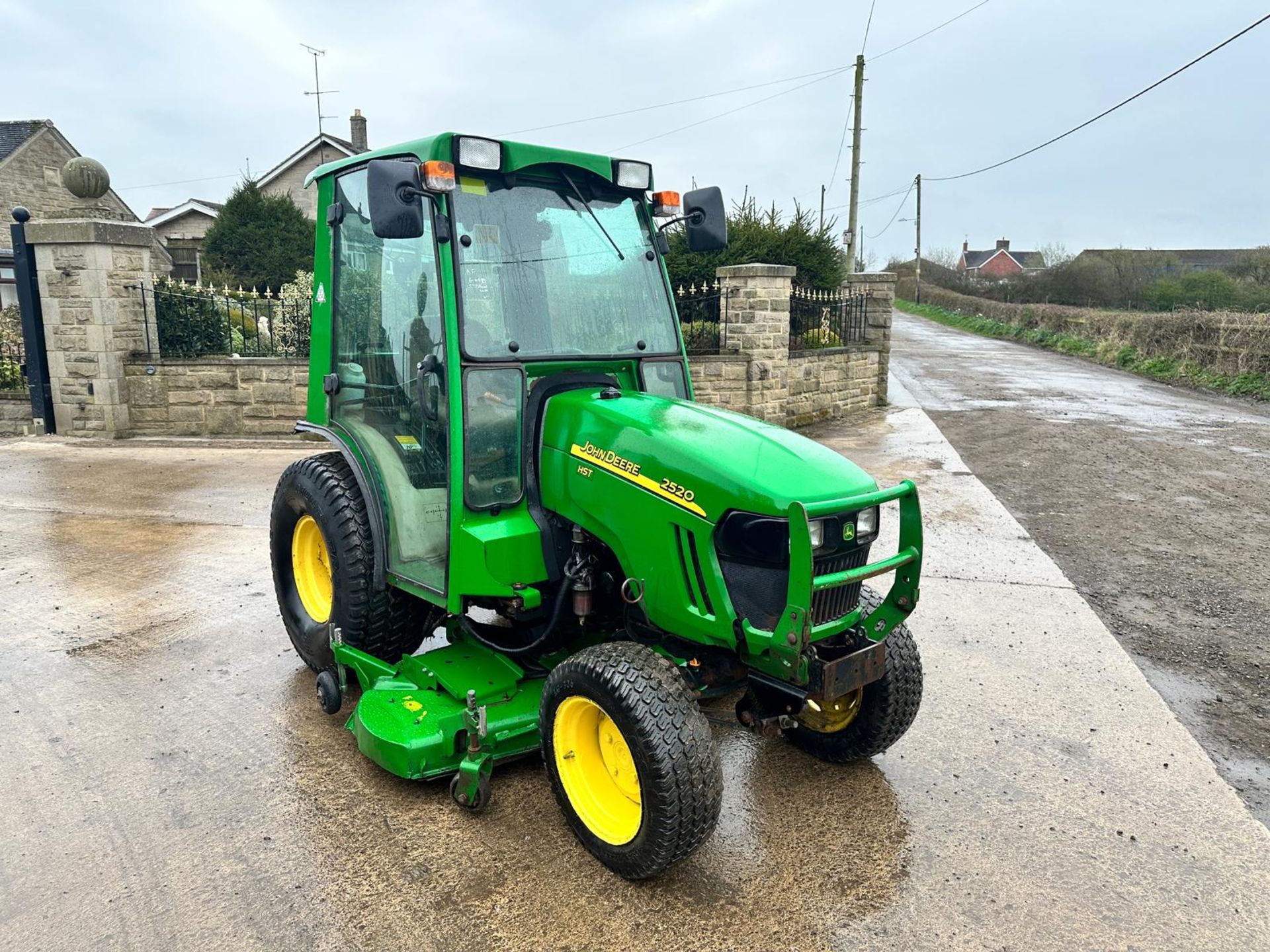 2011 John Deere 2520 26HP 4WD Compact Tractor With 2014 John Deere 62” Underslung Deck *PLUS VAT*