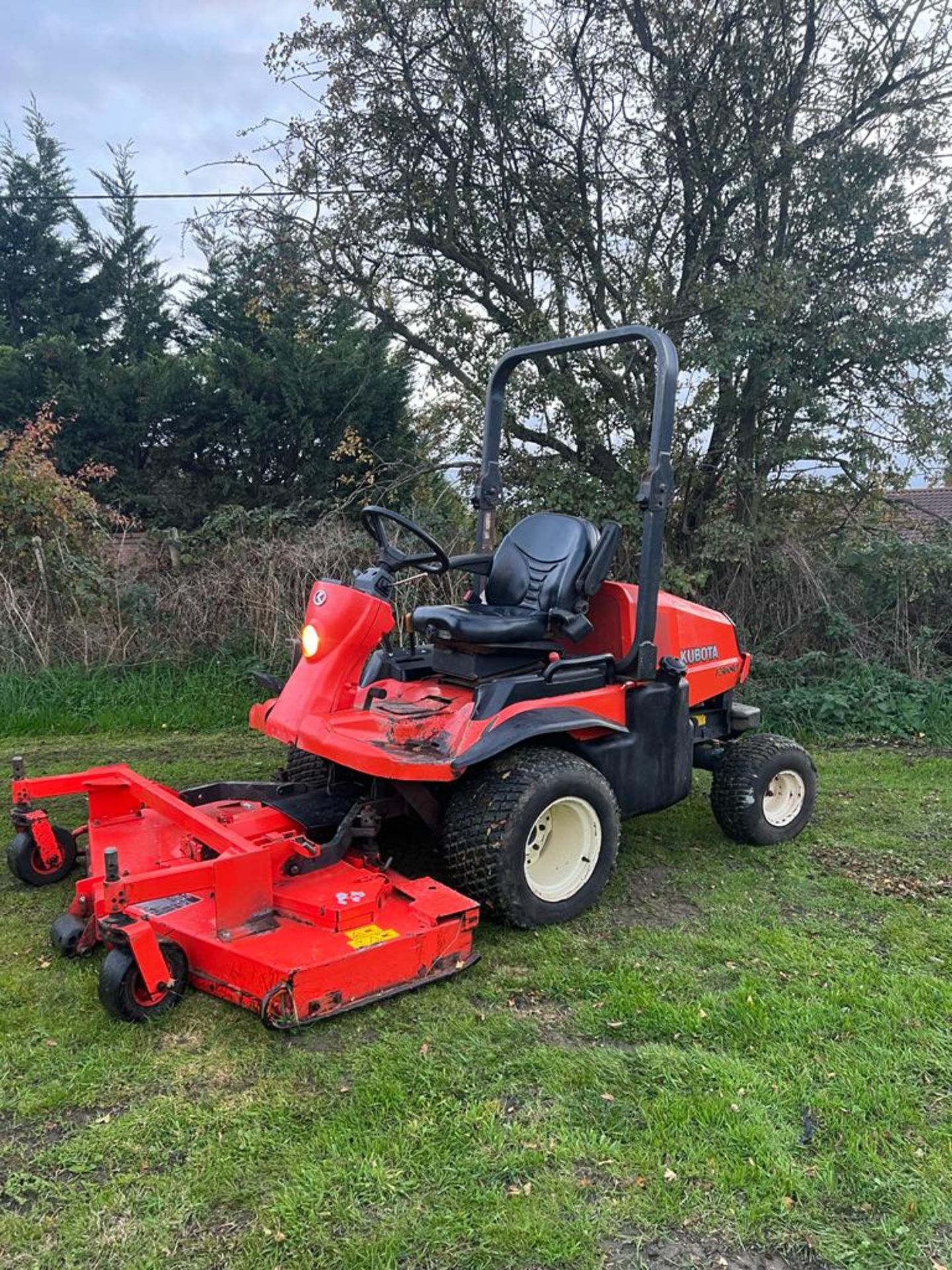 KUBOTA F3680 RIDE ON LAWN MOWER *PLUS VAT* - Image 2 of 8