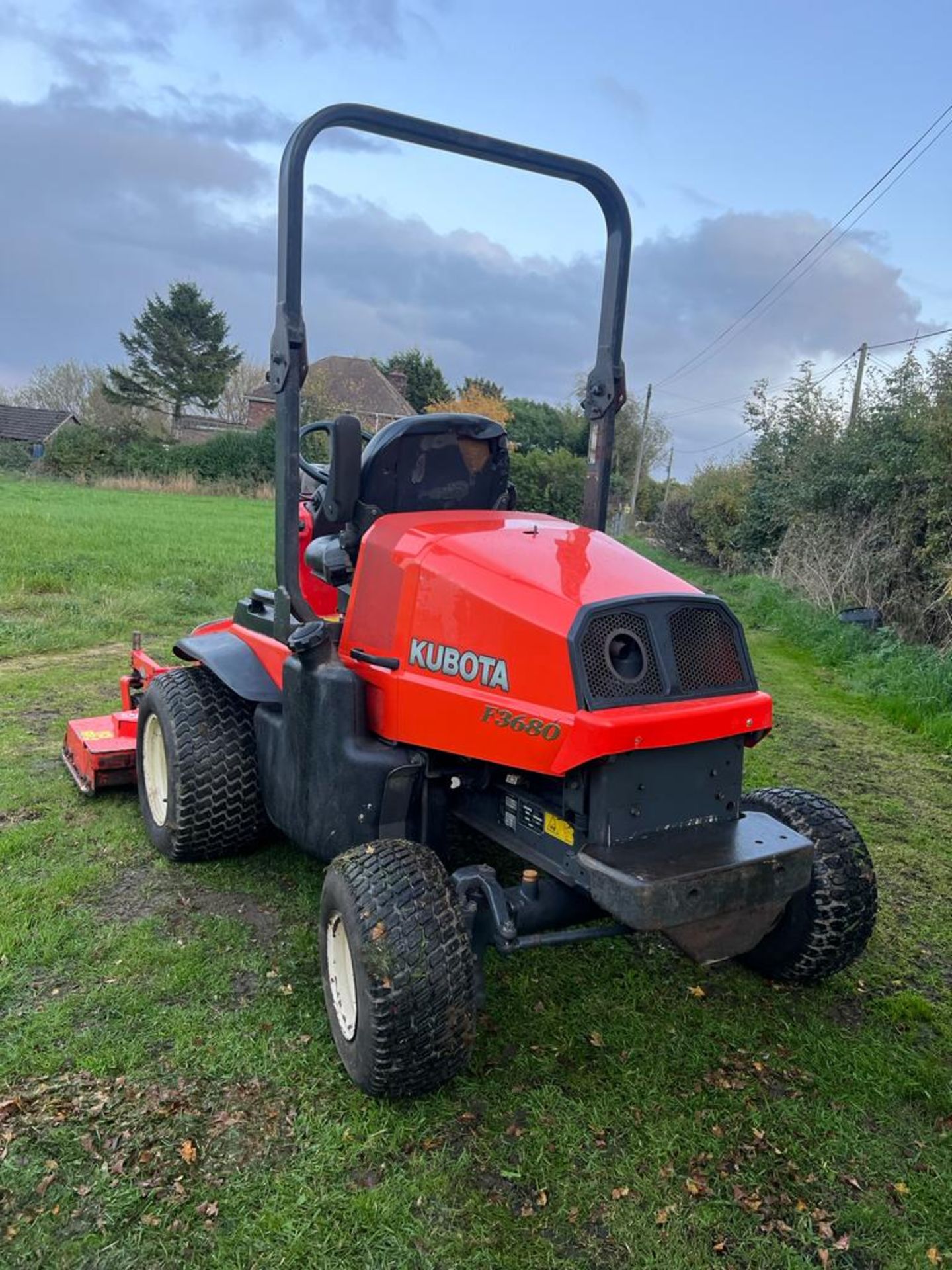 KUBOTA F3680 RIDE ON LAWN MOWER *PLUS VAT* - Image 3 of 8