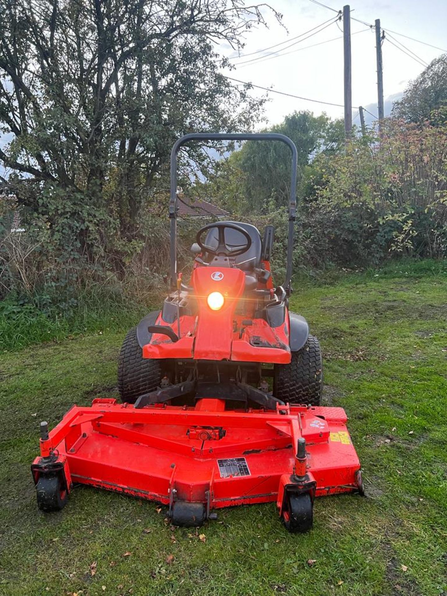 KUBOTA F3680 RIDE ON LAWN MOWER *PLUS VAT* - Image 5 of 8