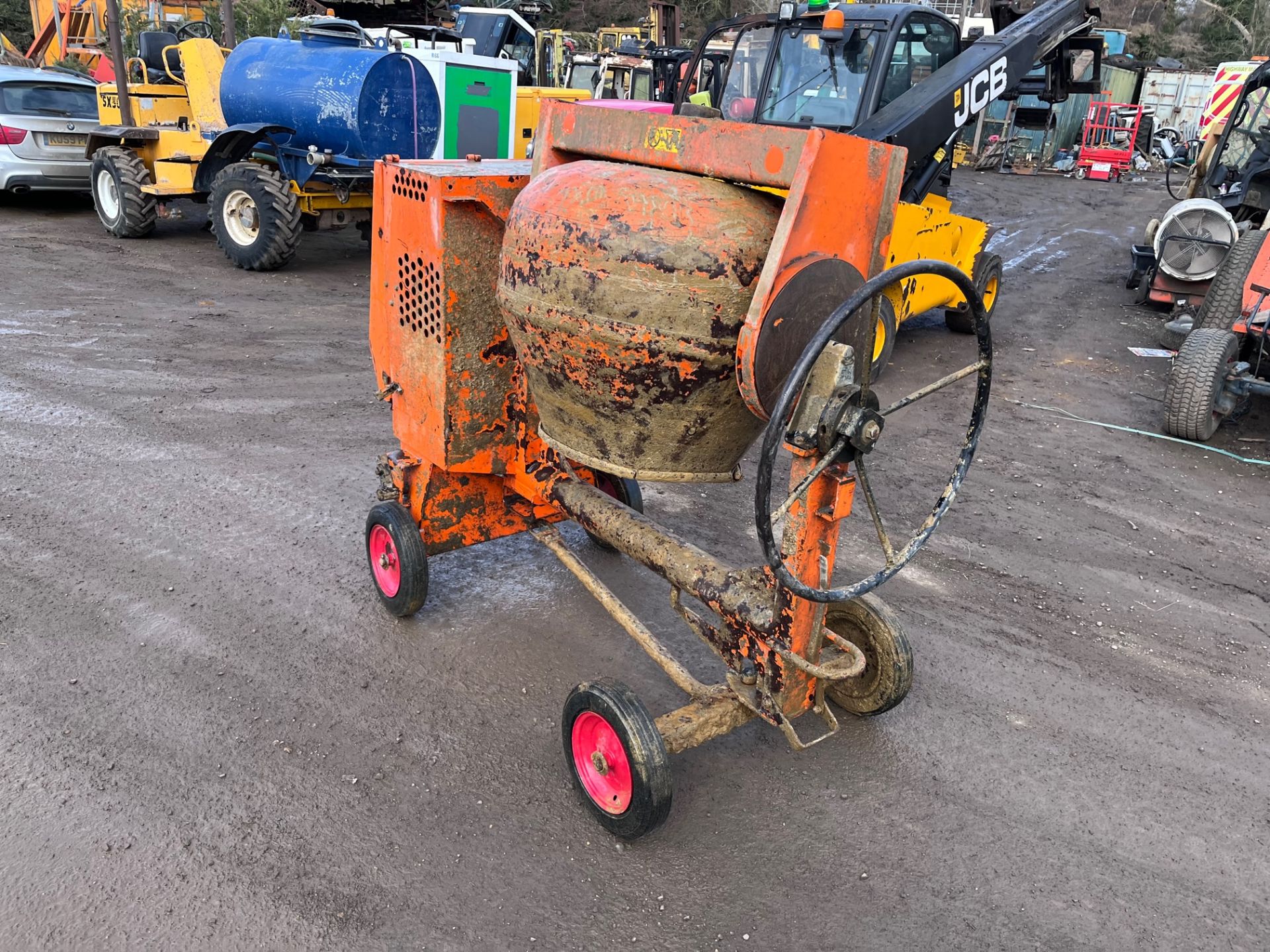 Belle XT100 cement mixer, Yanmar engine, starts first turn and runs lovely *PLUS VAT* - Image 3 of 4