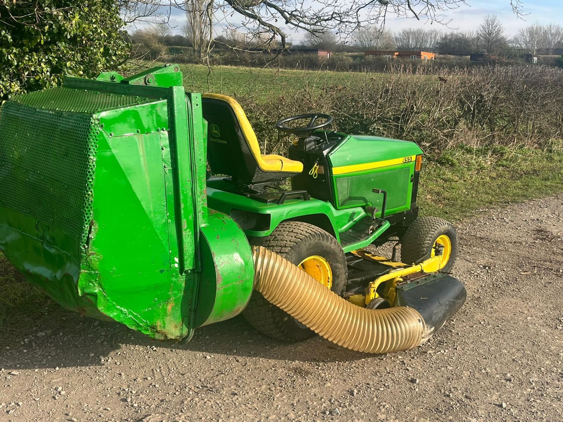 JOHN DEERE 455 RIDE ON LAWN MOWER *PLUS VAT* - Image 8 of 10