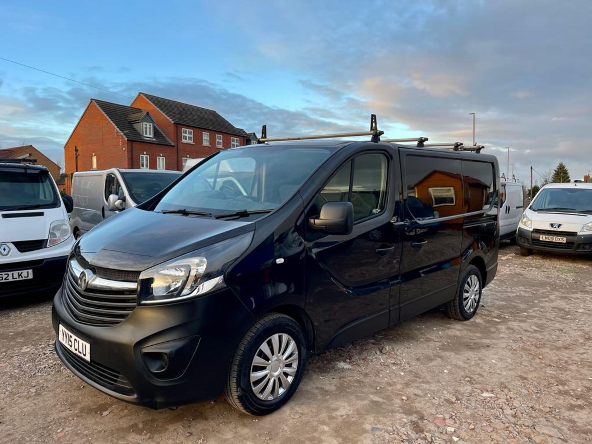 2015 VAUXHALL VIVARO 2700 CDTI BLACK PANEL VAN *NO VAT* - Image 9 of 20