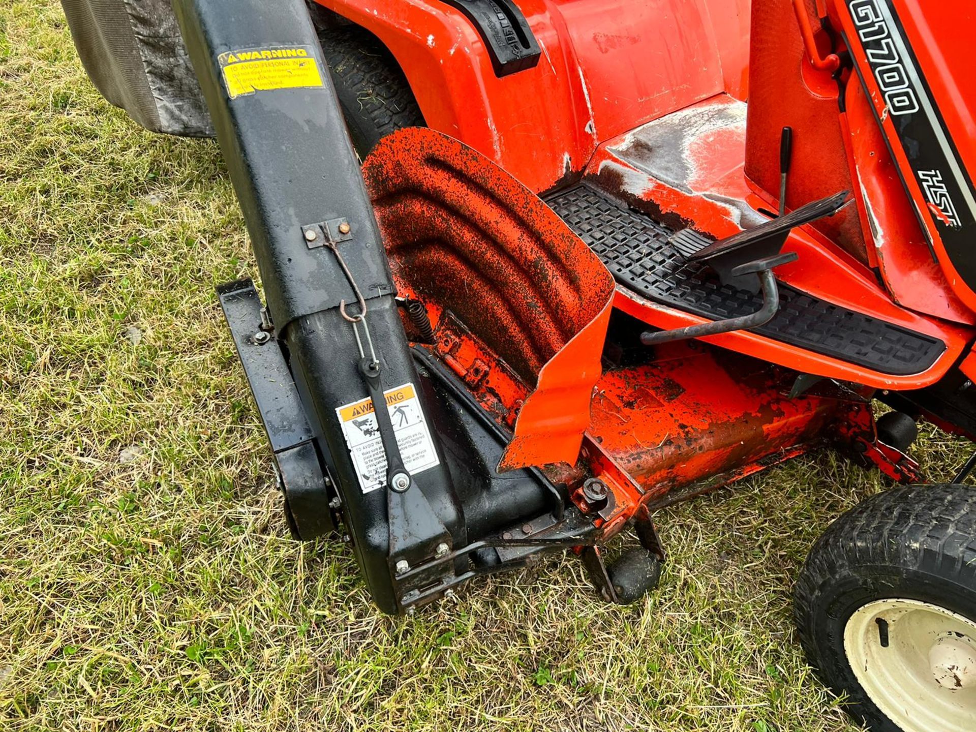 KUBOTA G1700 DIESEL RIDE-ON MOWER WITH REAR COLLECTOR *NO VAT* - Image 10 of 16