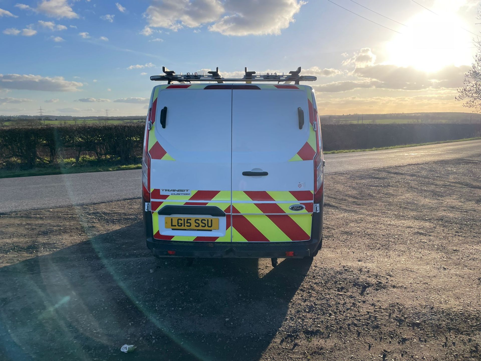 2015 FORD TRANSIT CUSTOM 310 ECO-TECH WHITE PANEL VAN *PLUS VAT* - Image 8 of 14