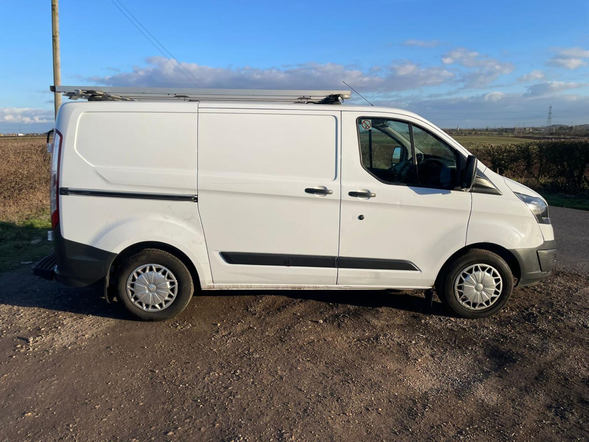 2015 FORD TRANSIT CUSTOM 310 ECO-TECH WHITE PANEL VAN *PLUS VAT* - Image 4 of 14