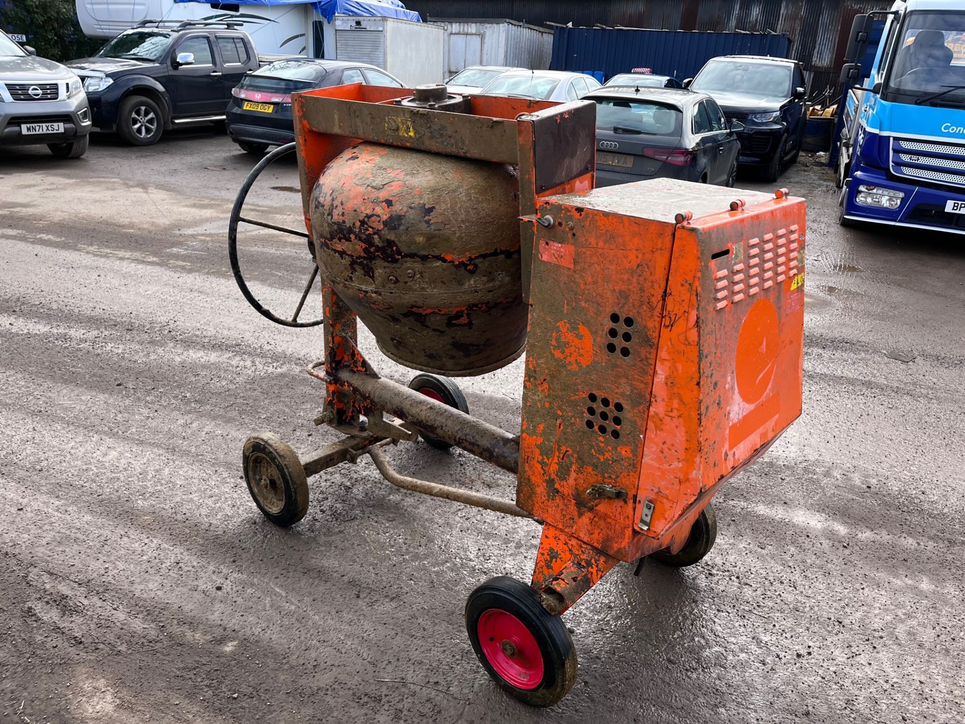 Belle XT100 cement mixer, Yanmar engine, starts first turn and runs lovely *PLUS VAT*