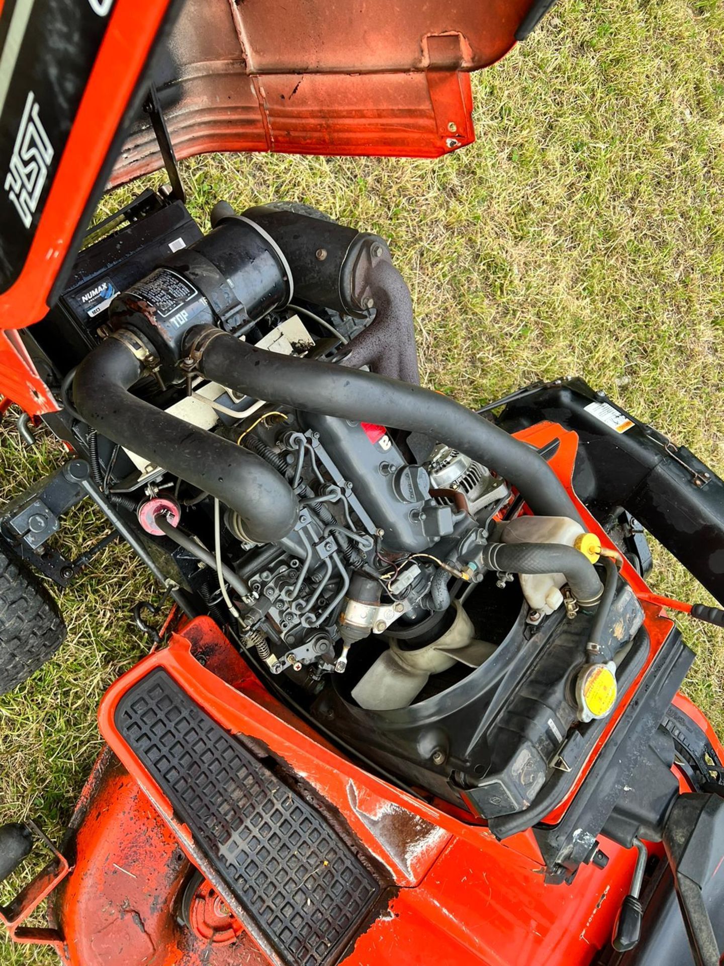 KUBOTA G1700 DIESEL RIDE-ON MOWER WITH REAR COLLECTOR *NO VAT* - Image 16 of 16