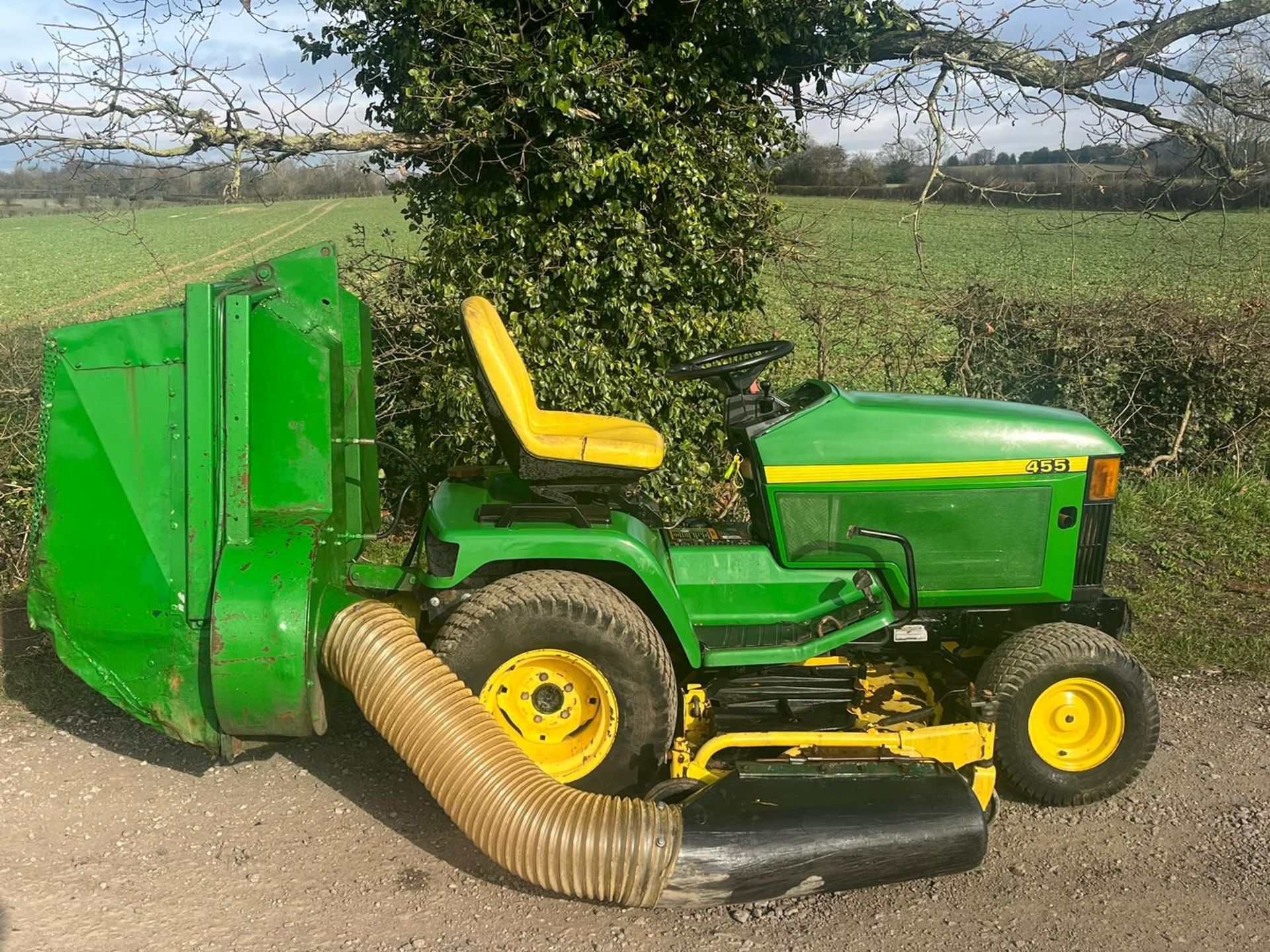 JOHN DEERE 455 RIDE ON LAWN MOWER *PLUS VAT*