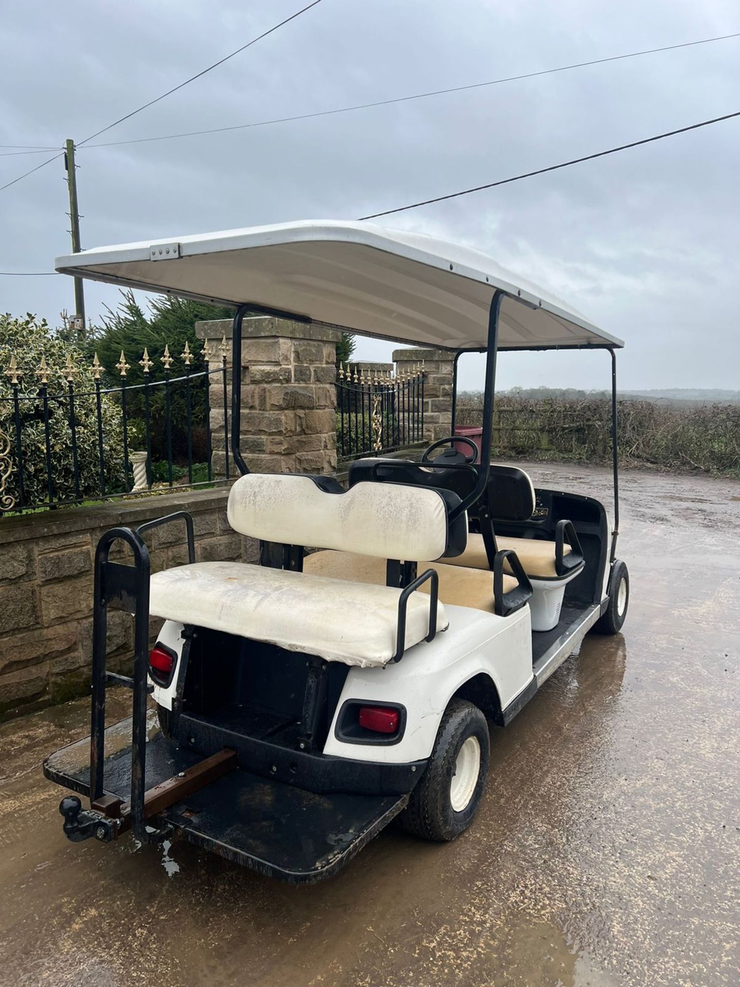 EZ-GO 6 SEATER PETROL GOLF BUGGY *PLUS VAT* - Image 6 of 10