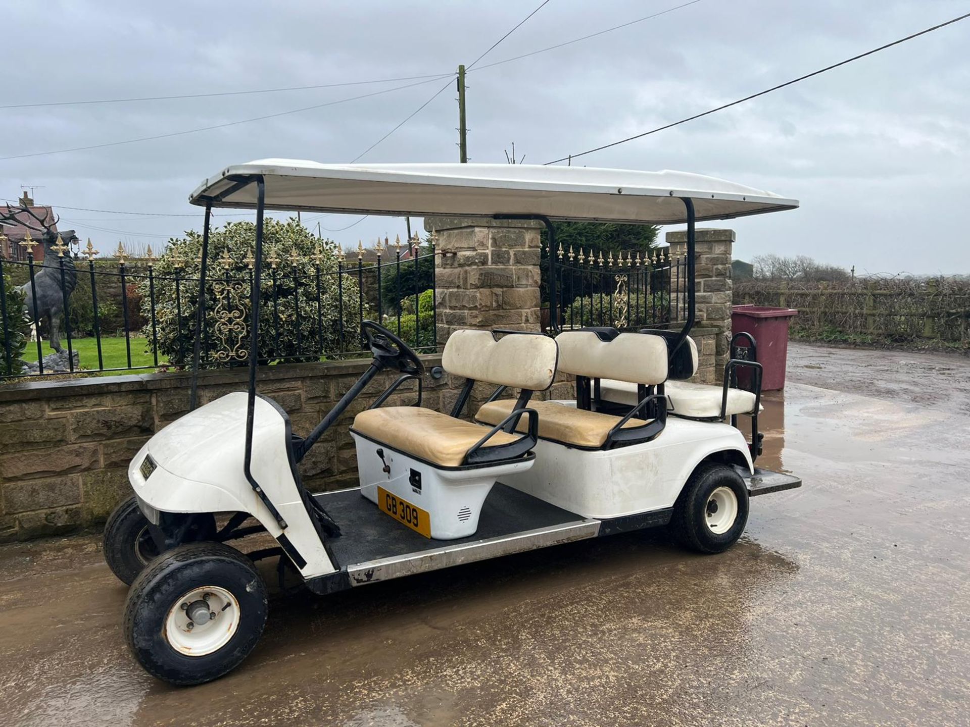 EZ-GO 6 SEATER PETROL GOLF BUGGY *PLUS VAT* - Image 2 of 10