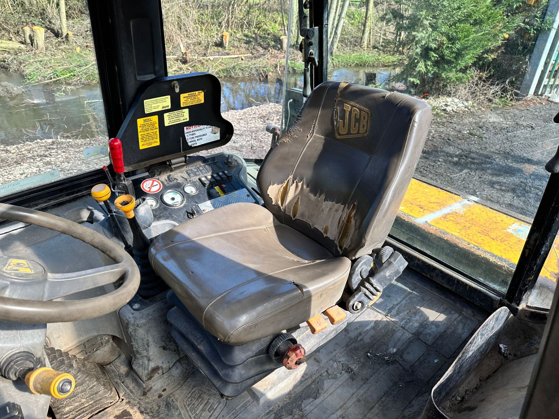 JCB 2CX Airmaster 4WD Loading Shovel With Rear Air Compressor *PLUS VAT* - Image 13 of 14