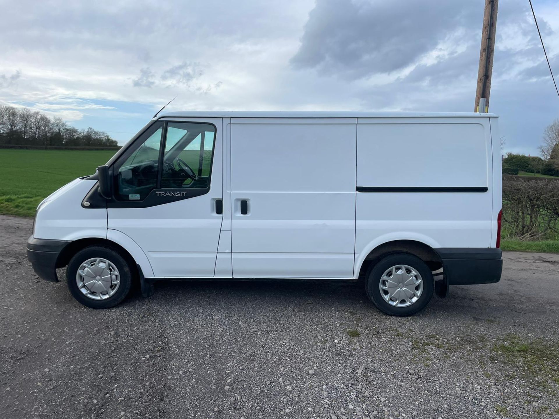 2012 FORD TRANSIT 100 T260 FWD WHITE PANEL VAN *PLUS VAT* - Image 3 of 14