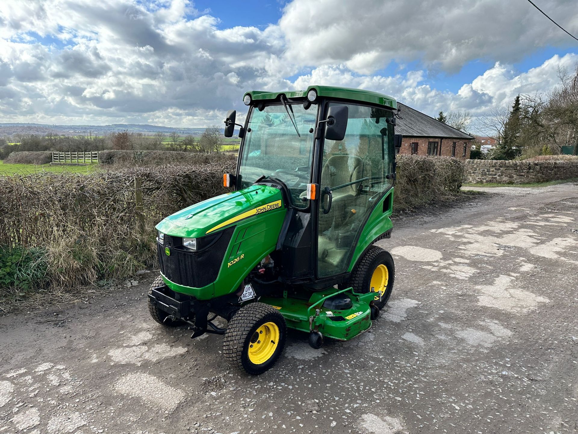 2014/63 Reg. John Deere 1026R 25HP 4WD Compact Tractor With 60” Underslung Deck *PLUS VAT* - Image 5 of 15