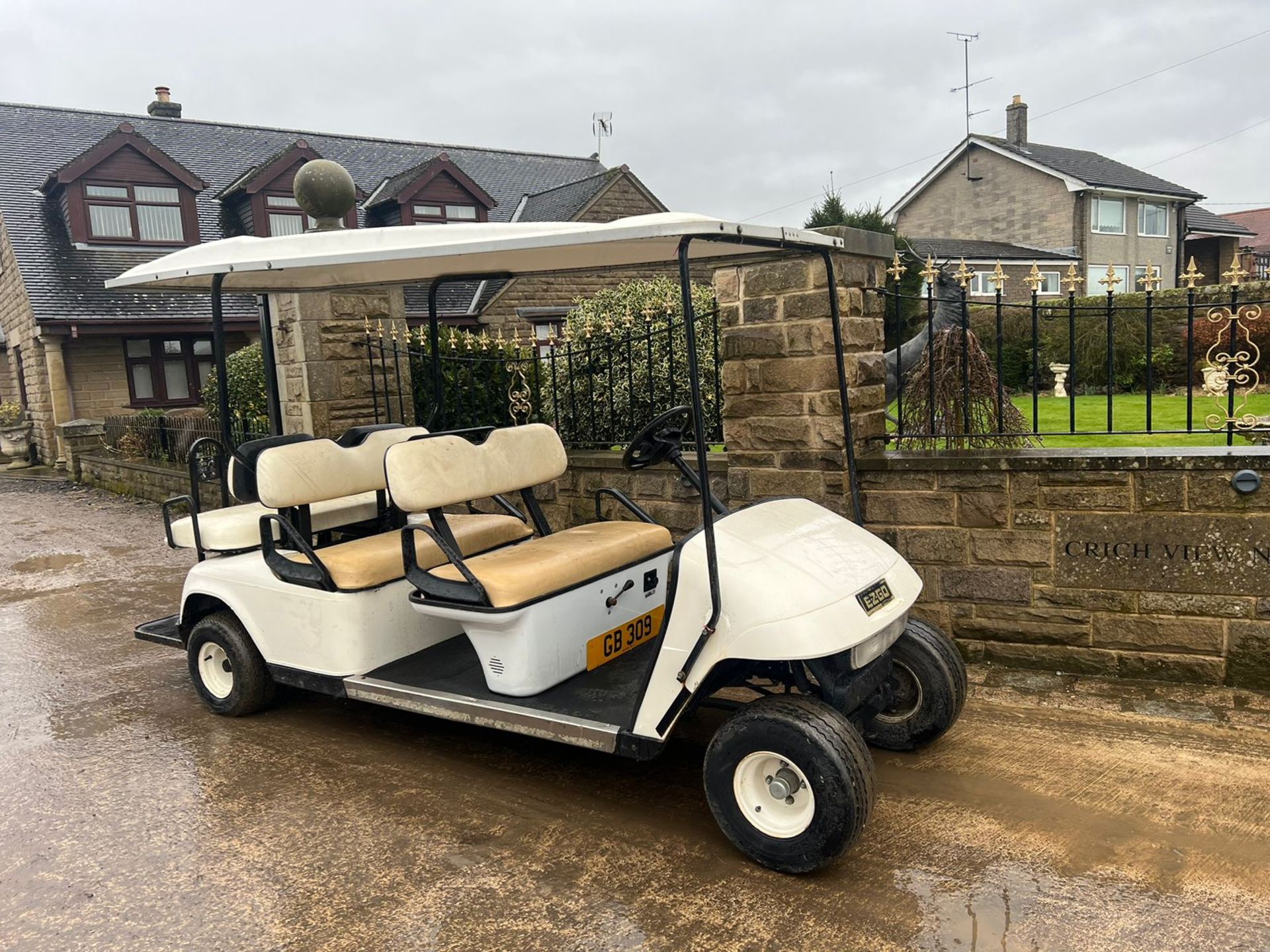 EZ-GO 6 SEATER PETROL GOLF BUGGY *PLUS VAT*