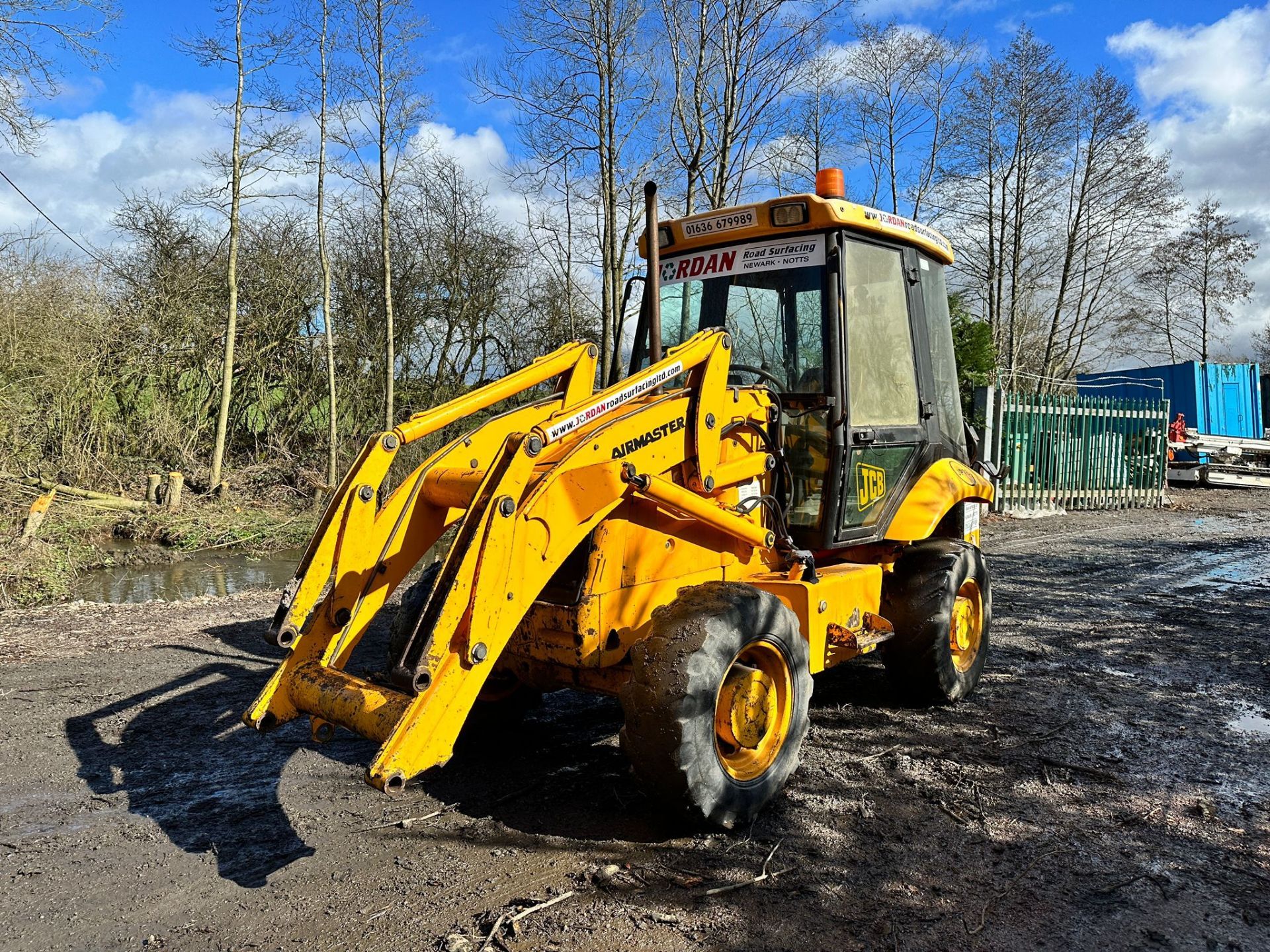 JCB 2CX Airmaster 4WD Loading Shovel With Rear Air Compressor *PLUS VAT* - Image 3 of 14