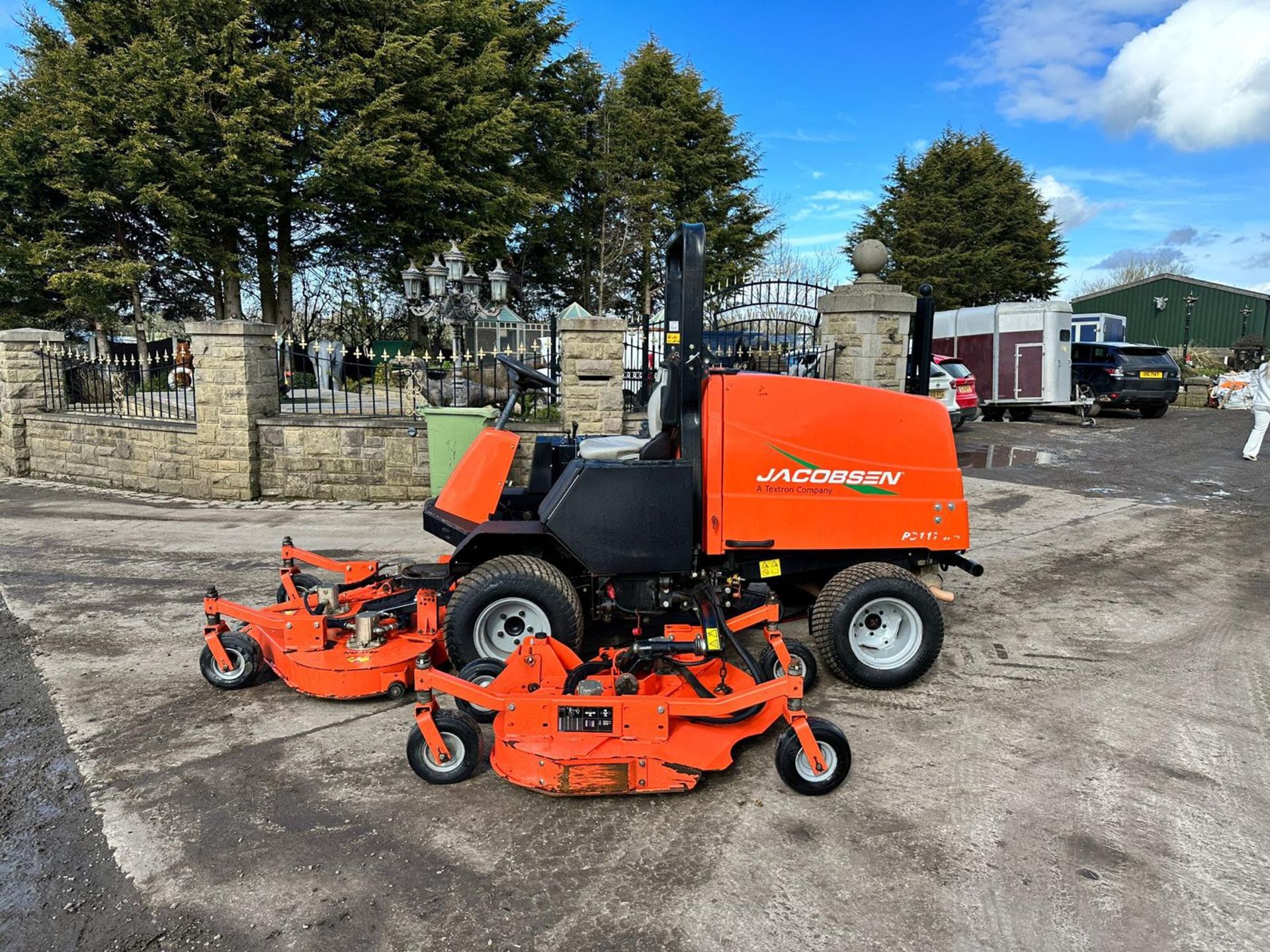 2014 Jacobsen/Ransomes R311T 4WD Diesel Ride On Batwing Mower *PLUS VAT* - Image 2 of 23