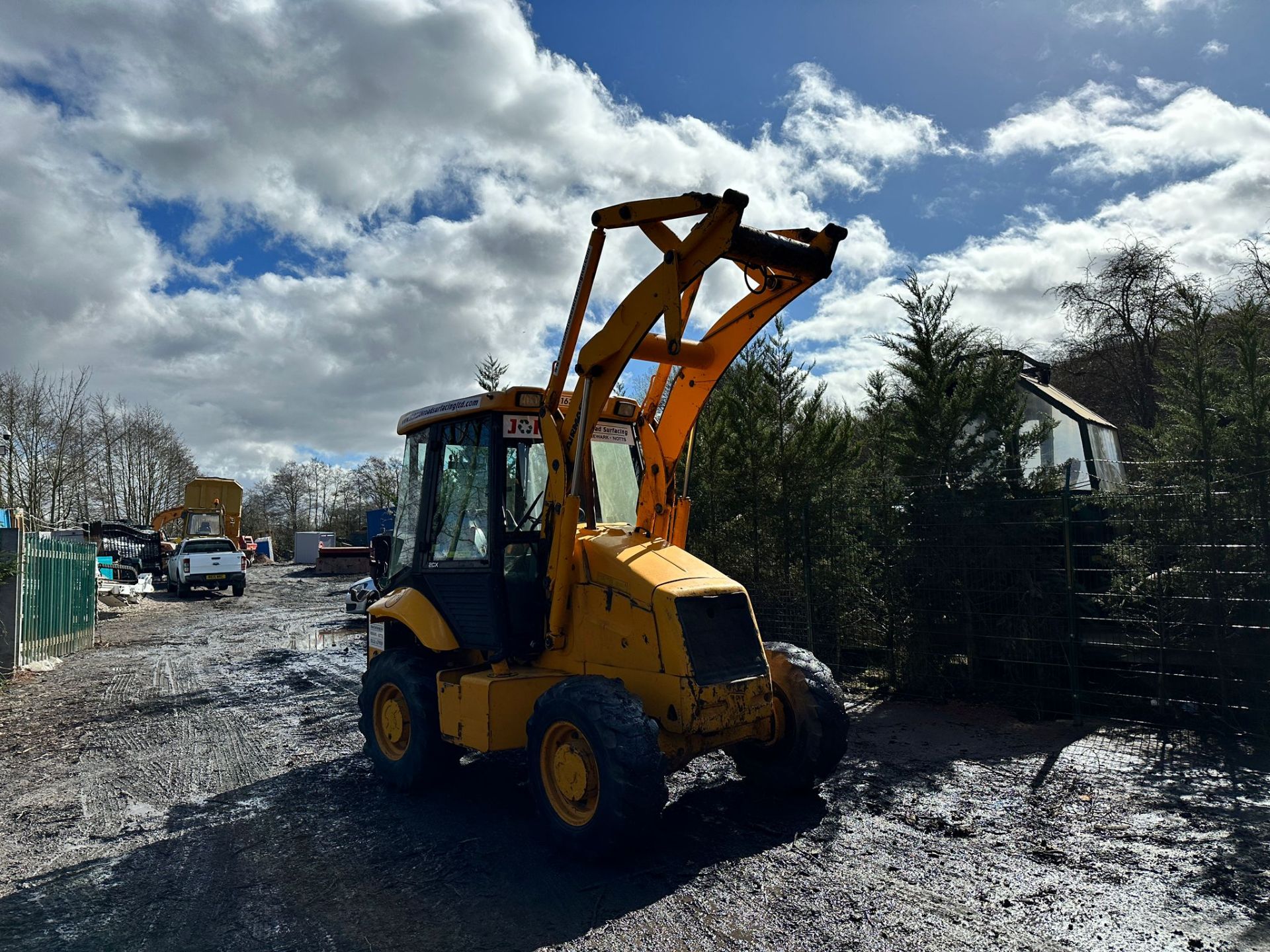 JCB 2CX Airmaster 4WD Loading Shovel With Rear Air Compressor *PLUS VAT* - Image 6 of 14