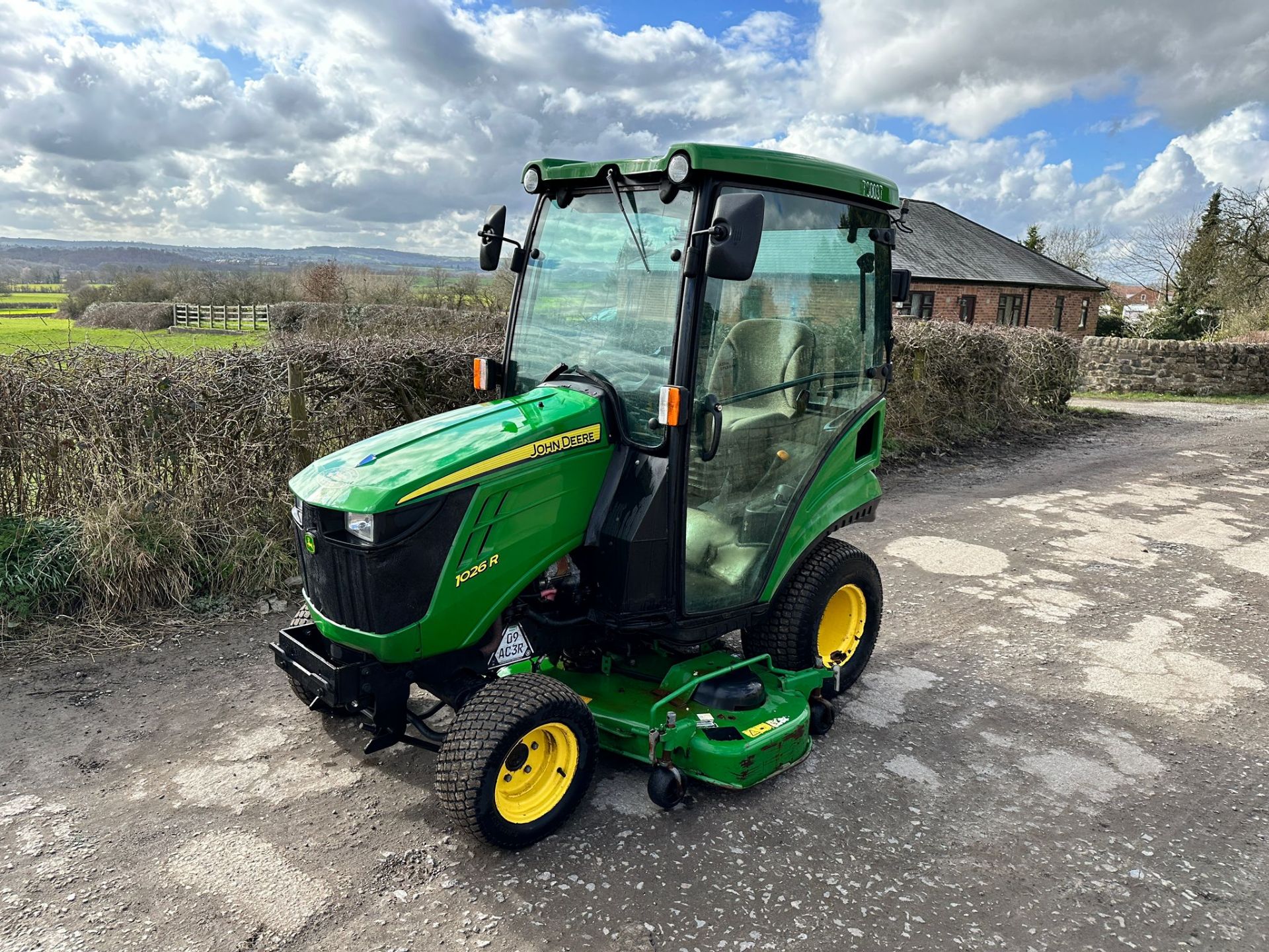 2014/63 Reg. John Deere 1026R 25HP 4WD Compact Tractor With 60” Underslung Deck *PLUS VAT* - Image 2 of 15