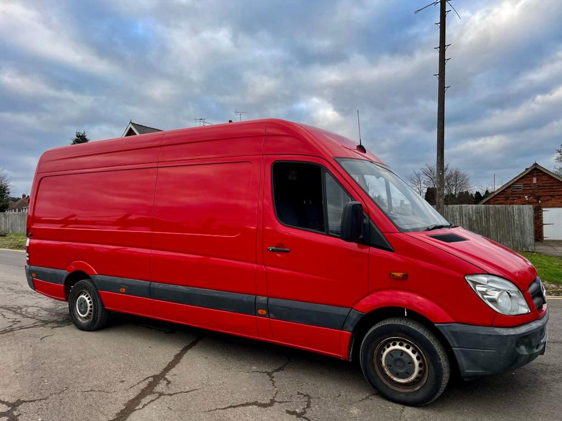 2009 MERCEDES SPRINTER 311 CDI LWB RED PANEL VAN *NO VAT* - Image 2 of 11