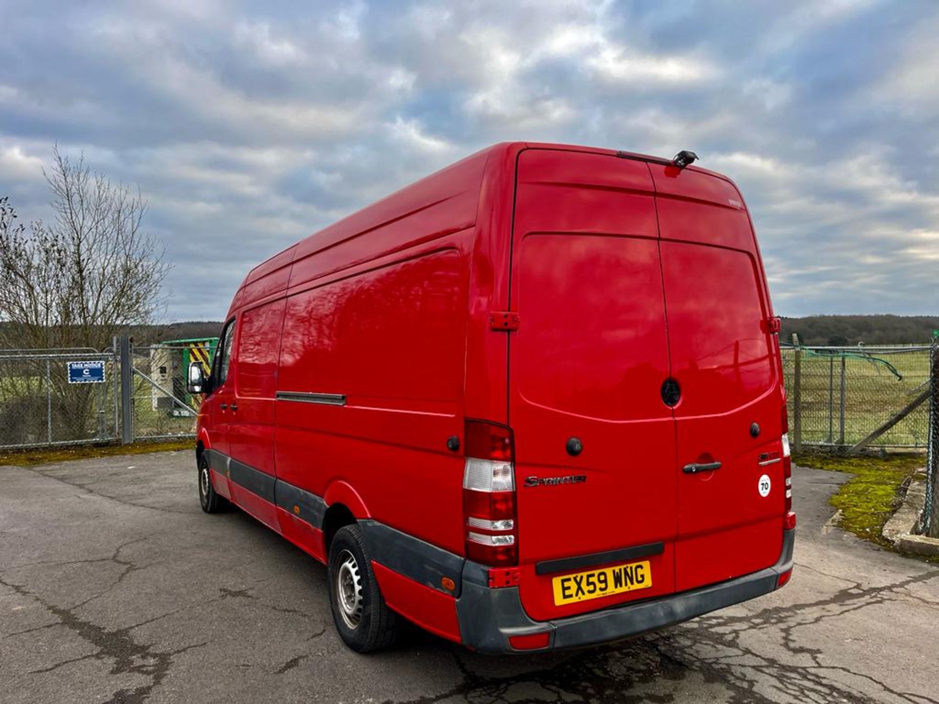 2009 MERCEDES SPRINTER 311 CDI LWB RED PANEL VAN *NO VAT* - Image 4 of 11