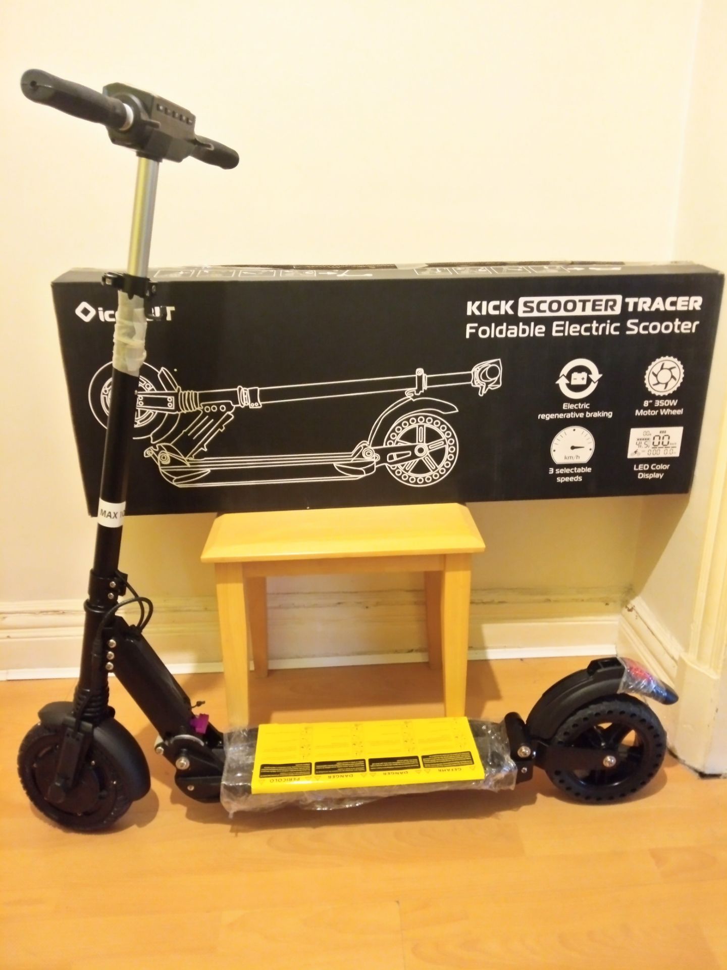 New in Box Adult Electric Scooter *NO VAT* - Image 3 of 5