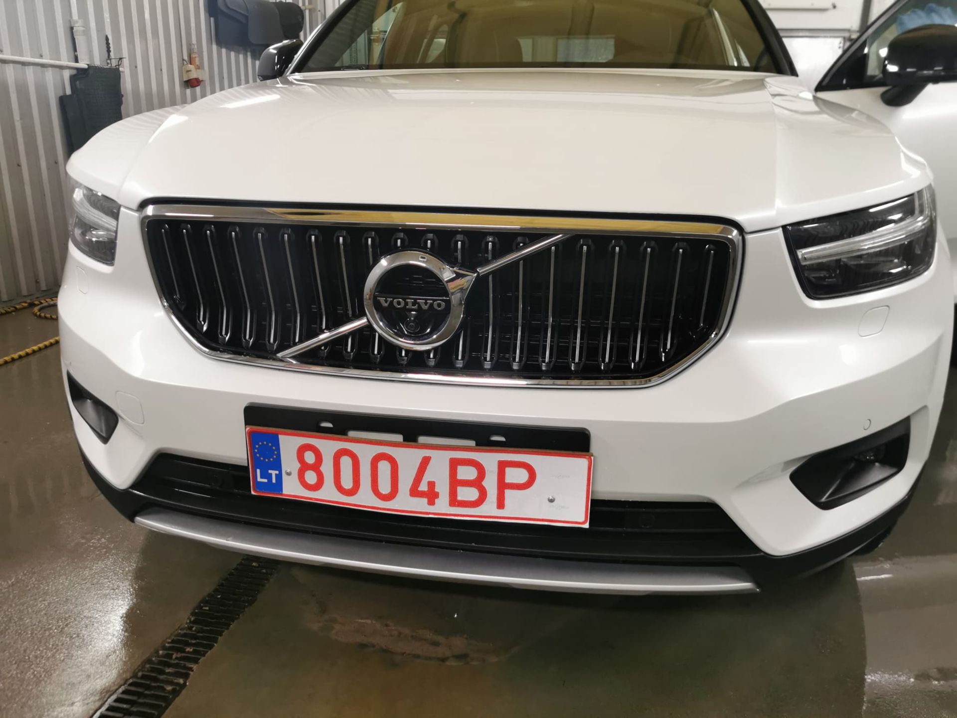 2021 VOLVO XC40 WHITE SUV ESTATE *NO VAT* - Image 5 of 17