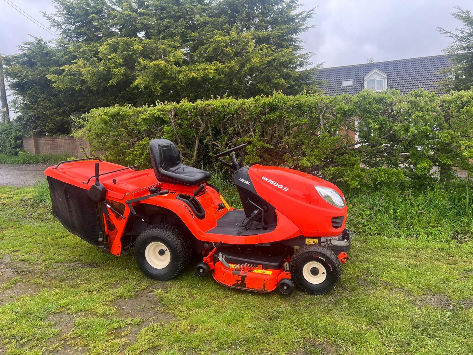 2017 KUBOTA GR1600 RIDE ON LAWN MOWER WITH COLLECTOR *PLUS VAT* - Image 6 of 12