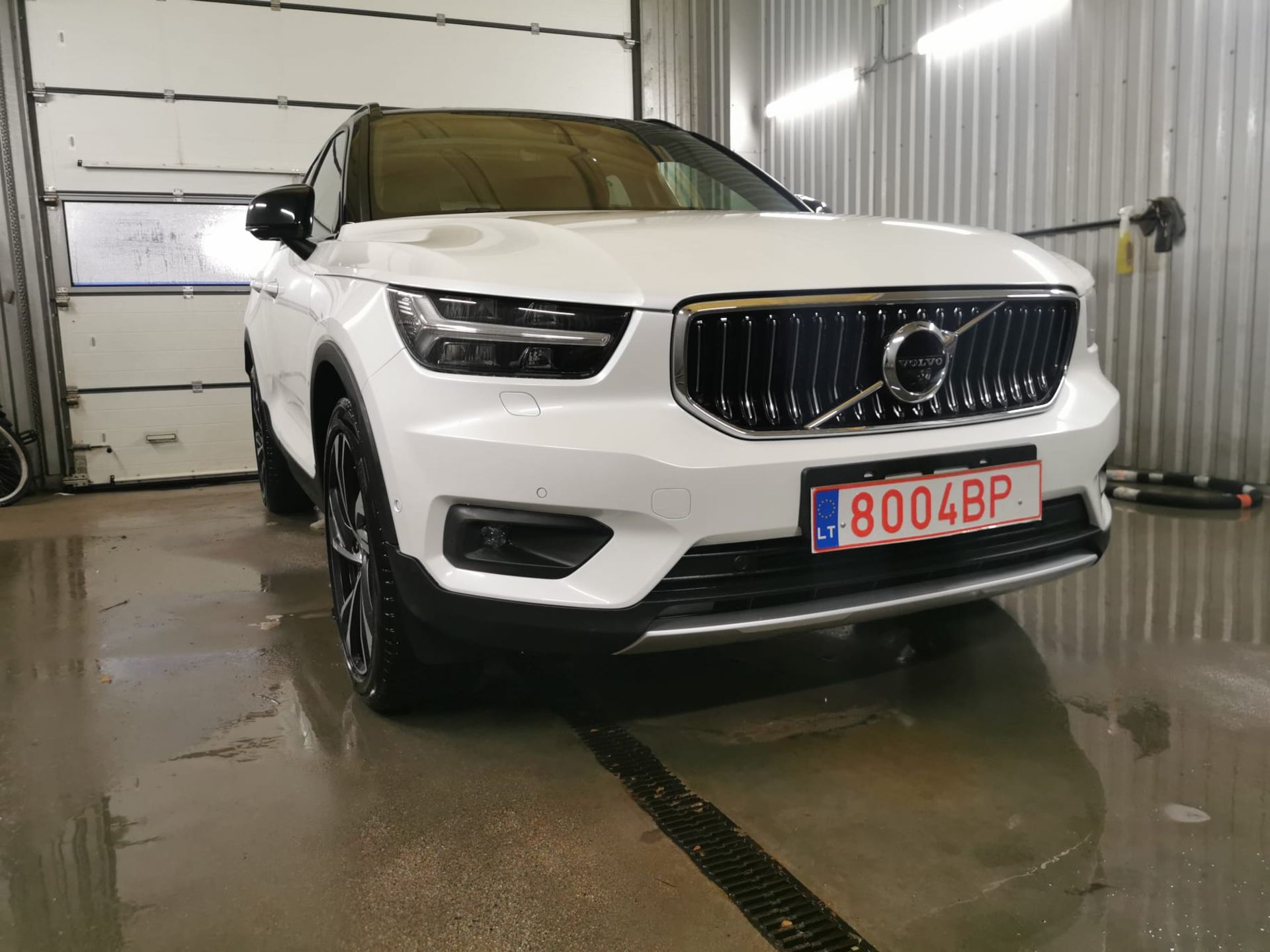 2021 VOLVO XC40 WHITE SUV ESTATE *NO VAT* - Image 2 of 17