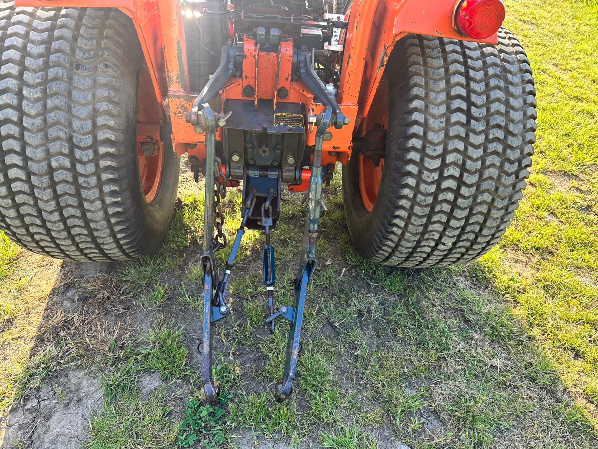 KUBOTA B7200HST 17HP 4WD COMPACT TRACTOR *PLUS VAT* - Image 7 of 14