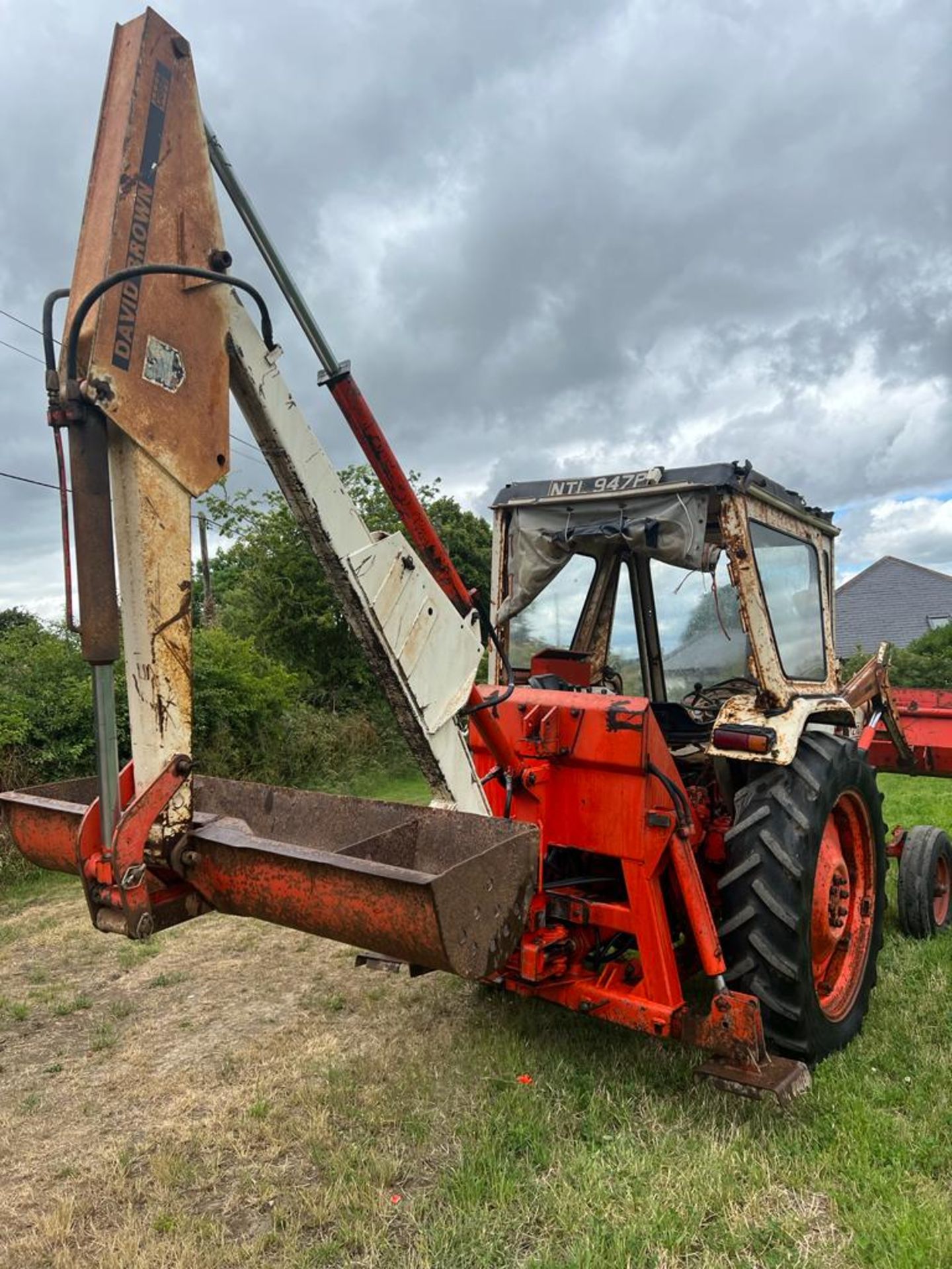 DAVID BROWN 1210 TRACTOR WITH FRONT AND REAR LOADER *PLUS VAT* - Image 7 of 7