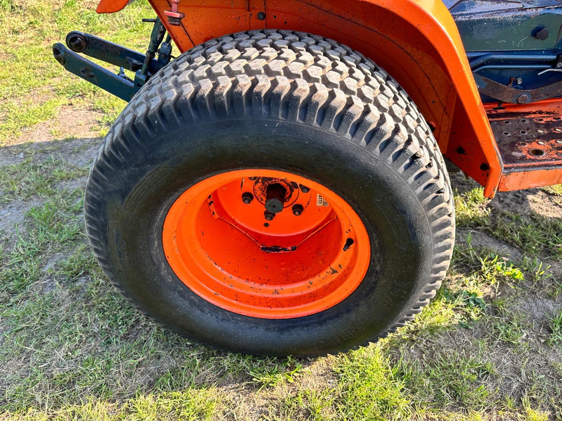 KUBOTA B7200HST 17HP 4WD COMPACT TRACTOR *PLUS VAT* - Image 10 of 14