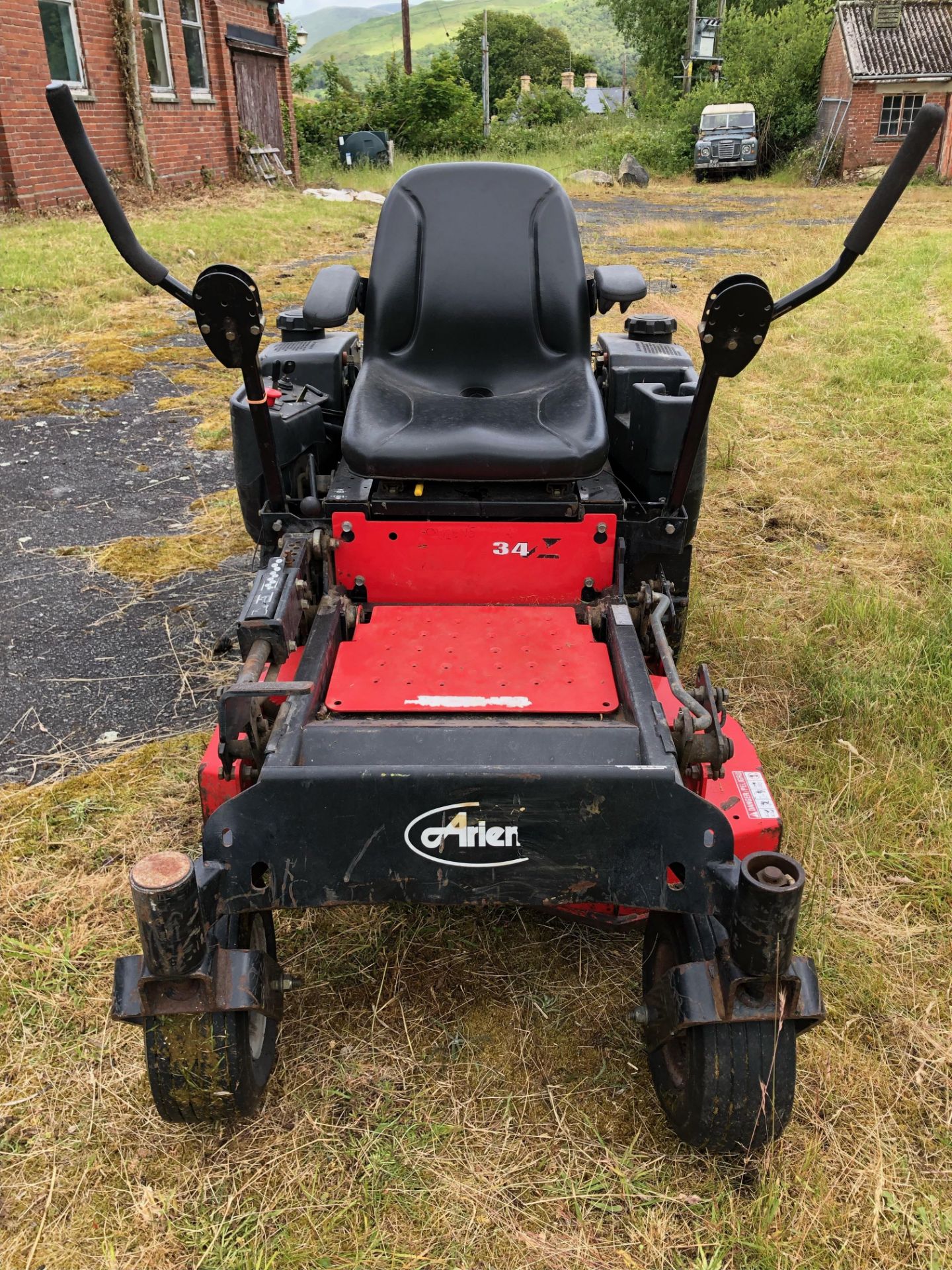 Arien Ride On Lawnmower *PLUS VAT* - Image 2 of 3