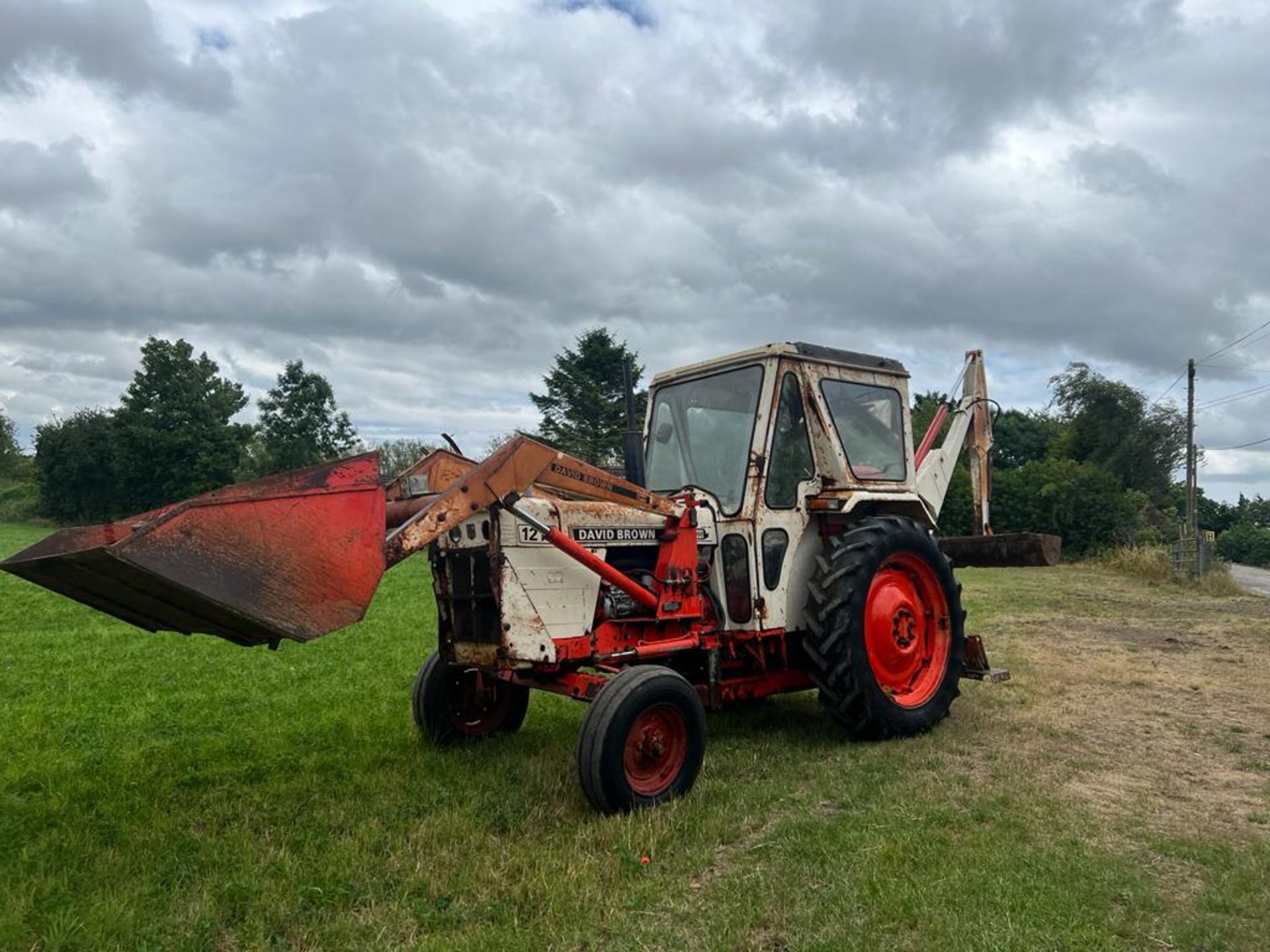 DAVID BROWN 1210 TRACTOR WITH FRONT AND REAR LOADER *PLUS VAT*