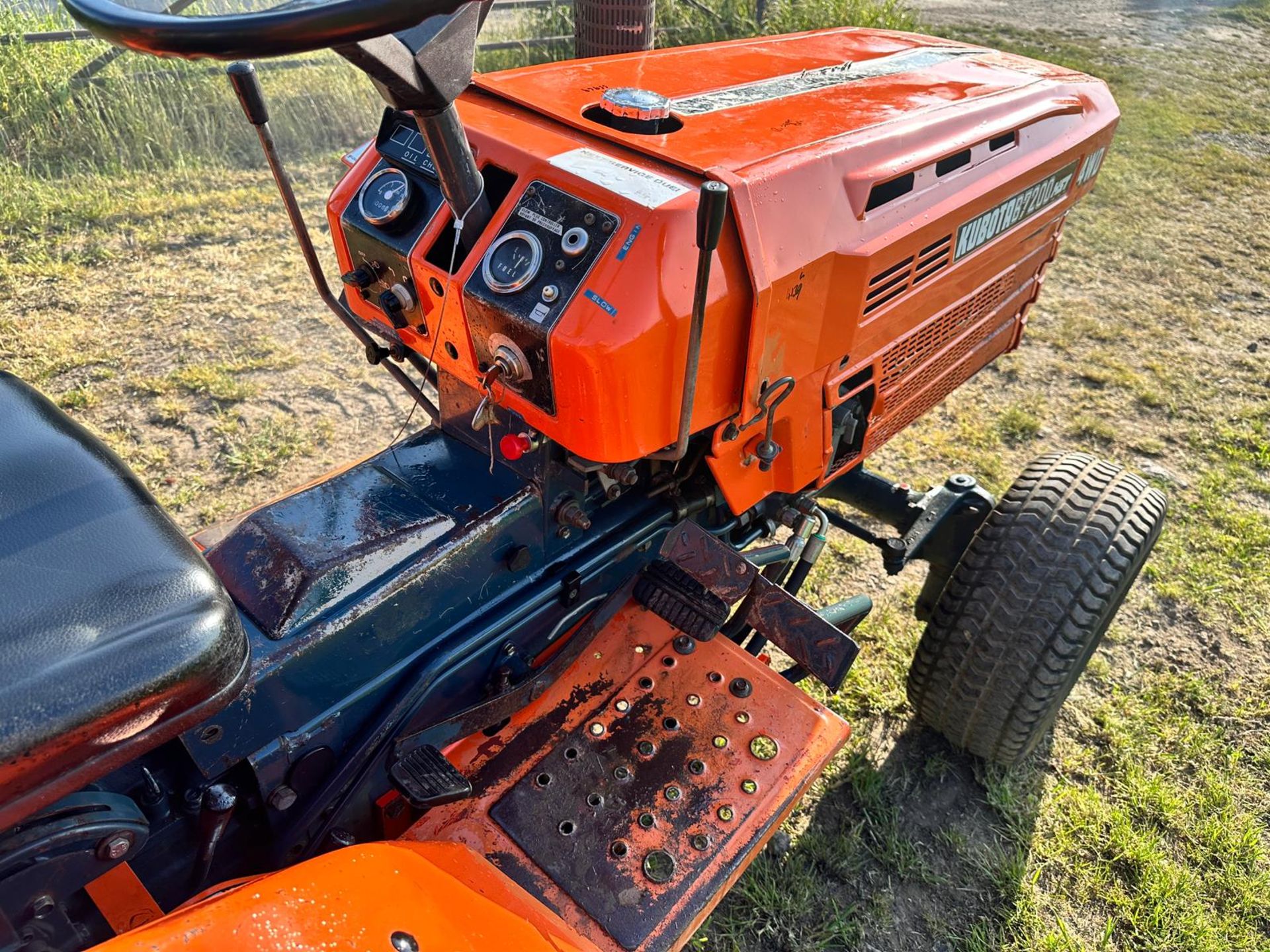 KUBOTA B7200HST 17HP 4WD COMPACT TRACTOR *PLUS VAT* - Image 13 of 14