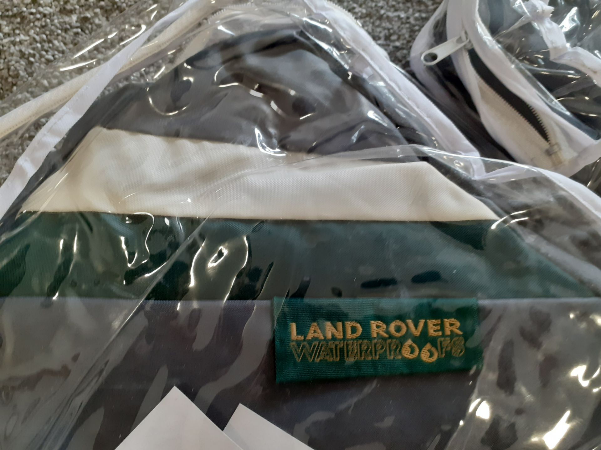 10 x Land Rover Discovery/SPORT 3/4 Seat Covers *PLUS VAT* - Image 2 of 3