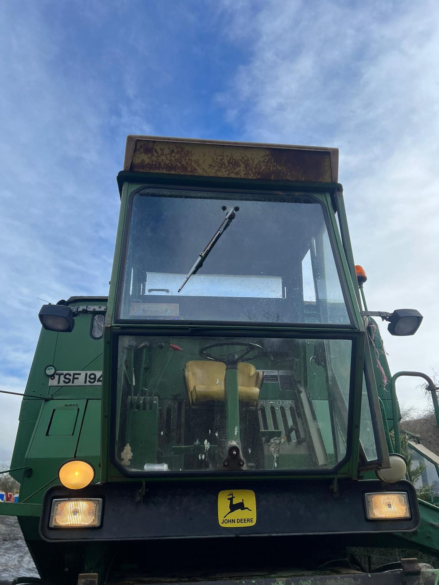 JOHN DEERE 975 COMBINE HARVESTER ROAD REGISTERED WITH HEAD AND DOLLY *PLUS VAT* - Image 7 of 26