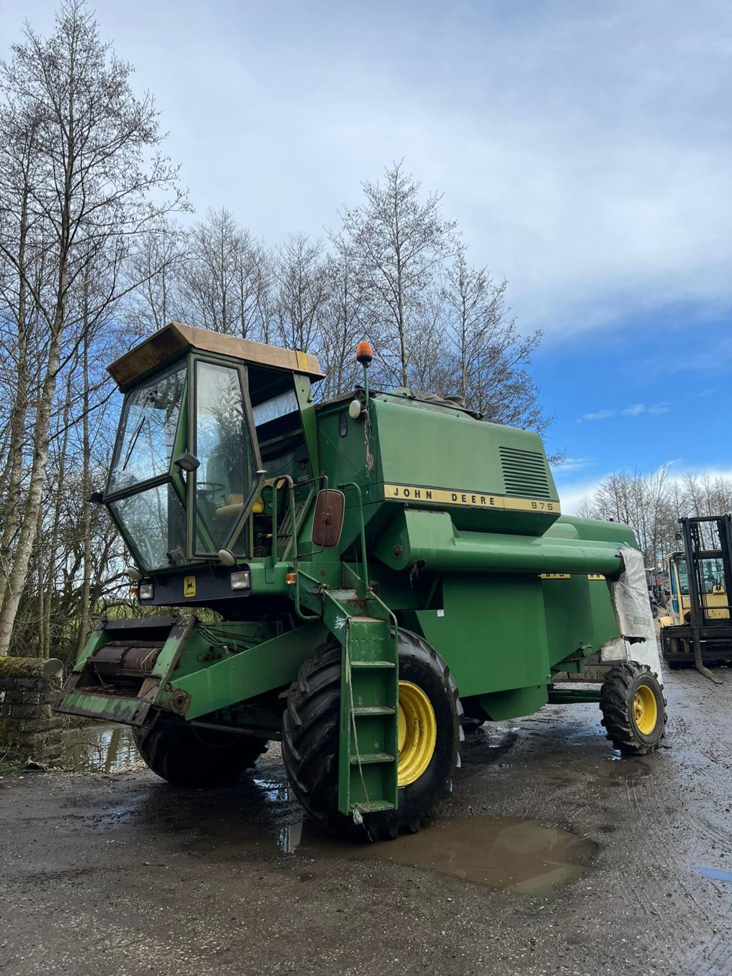 JOHN DEERE 975 COMBINE HARVESTER ROAD REGISTERED WITH HEAD AND DOLLY *PLUS VAT* - Image 14 of 26