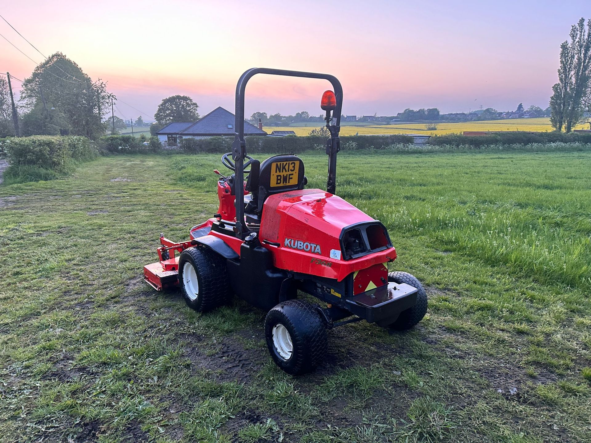 2013 KUBOTA F3680 4WD OUTFRONT RIDE ON MOWER *PLUS VAT* - Image 4 of 14