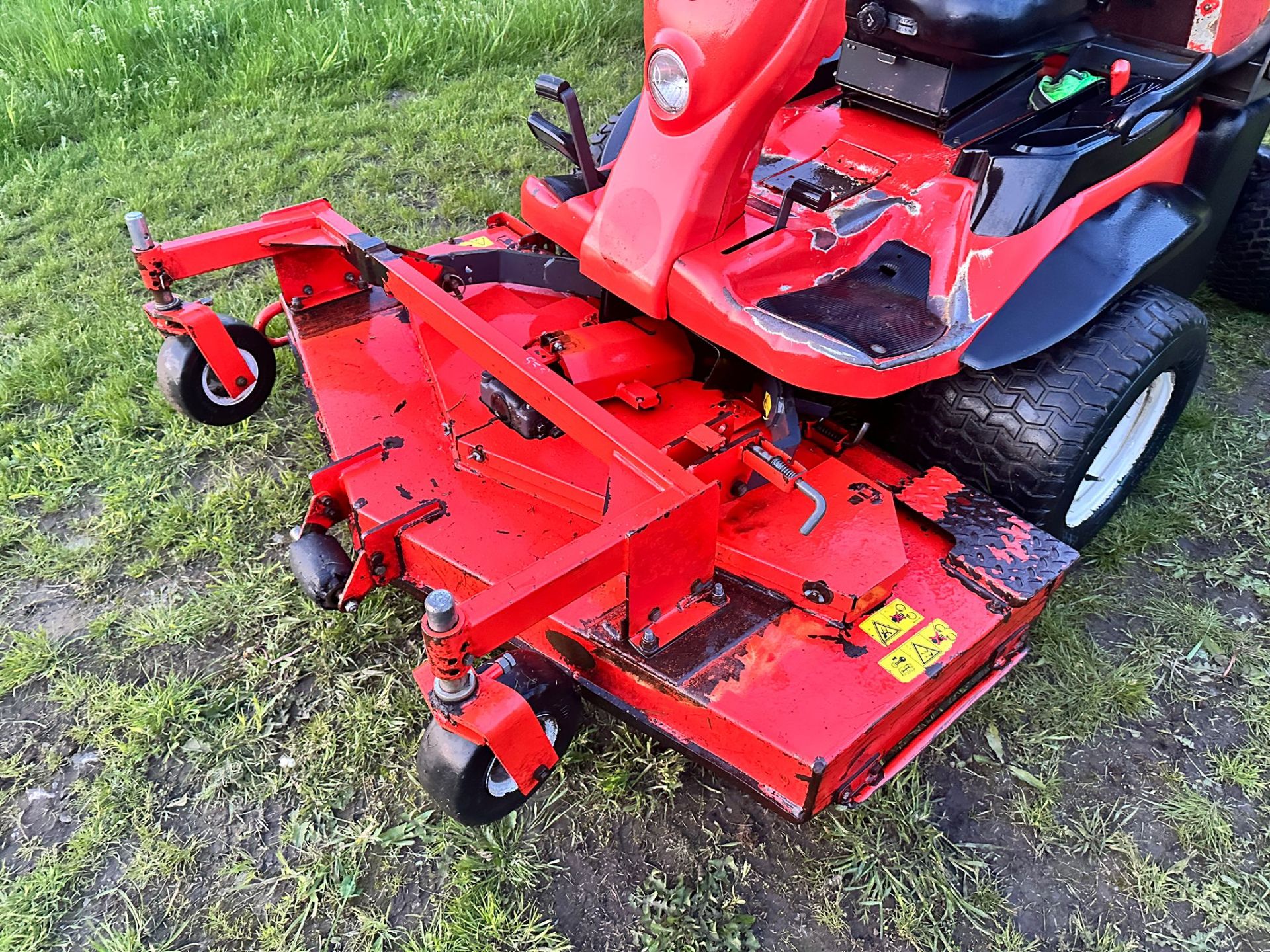 2013 KUBOTA F3680 4WD OUTFRONT RIDE ON MOWER *PLUS VAT* - Image 7 of 14