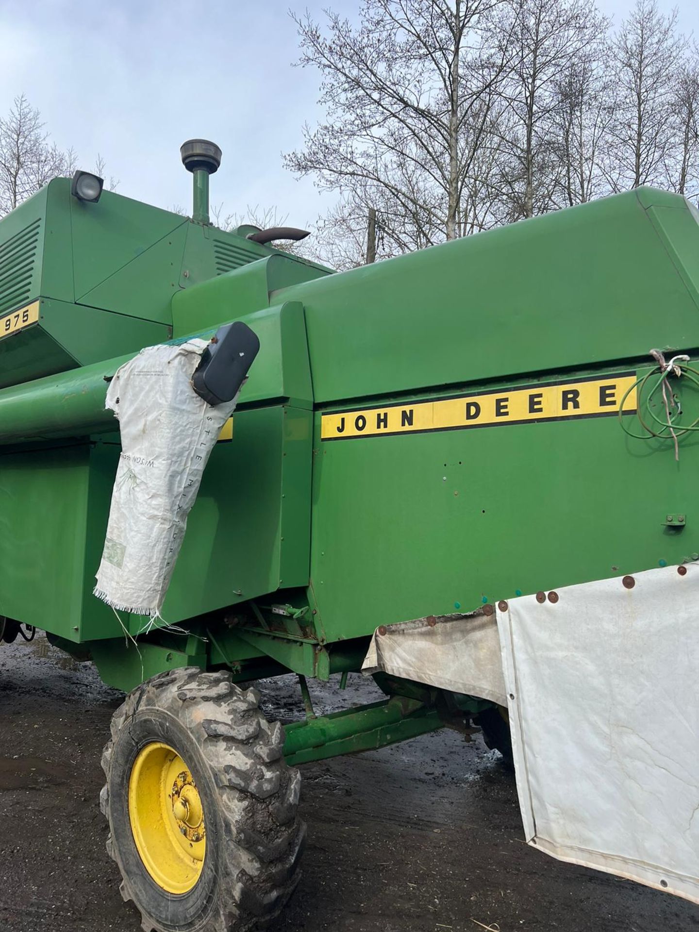 JOHN DEERE 975 COMBINE HARVESTER ROAD REGISTERED WITH HEAD AND DOLLY *PLUS VAT* - Image 11 of 26